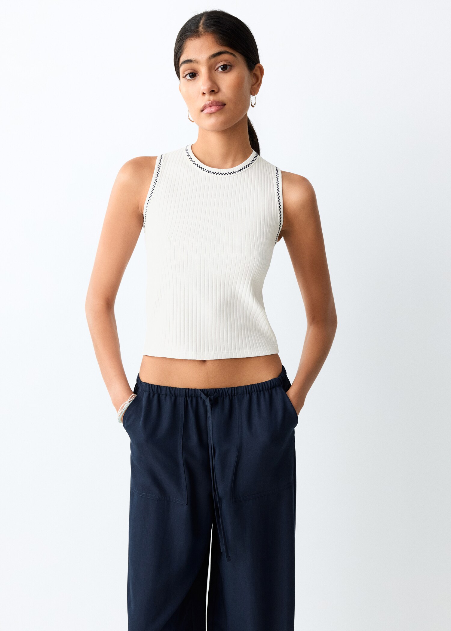 Top bordi a contrasto - Piano medio