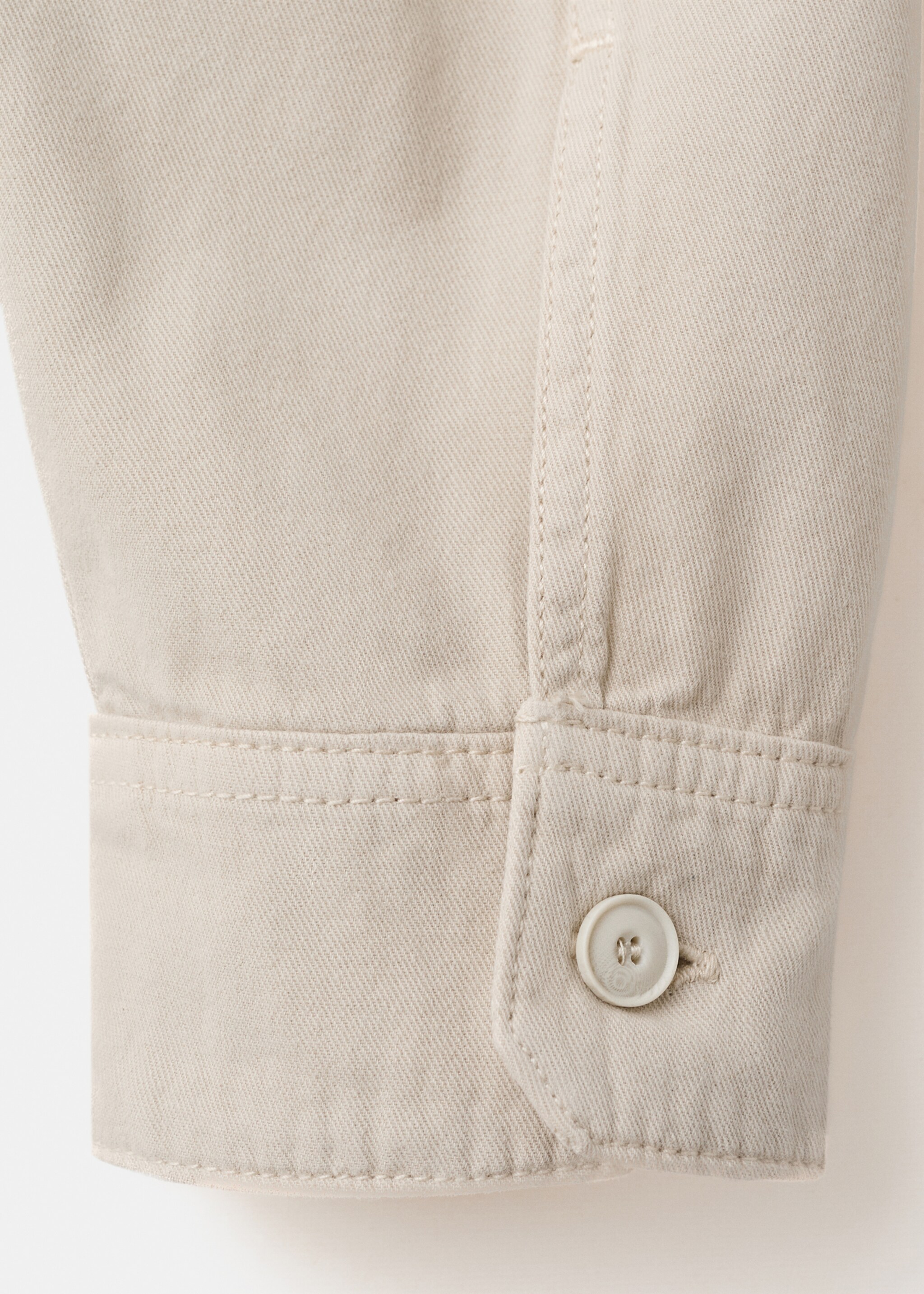 100% cotton overshirt with pockets - Details of the article 0, Sand. Ref: 27065968-00.