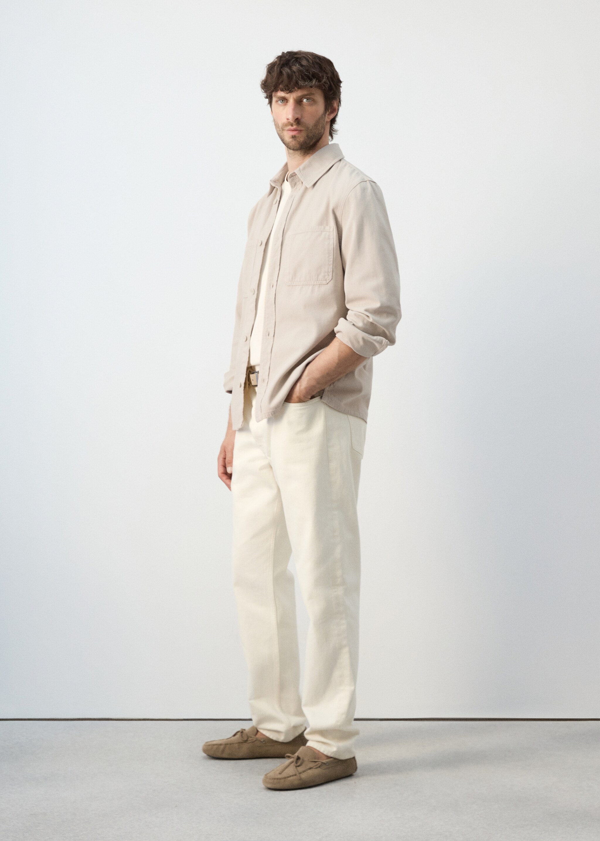 100% cotton overshirt with pockets - Details of the article 2, Sand. Ref: 27065968-00.