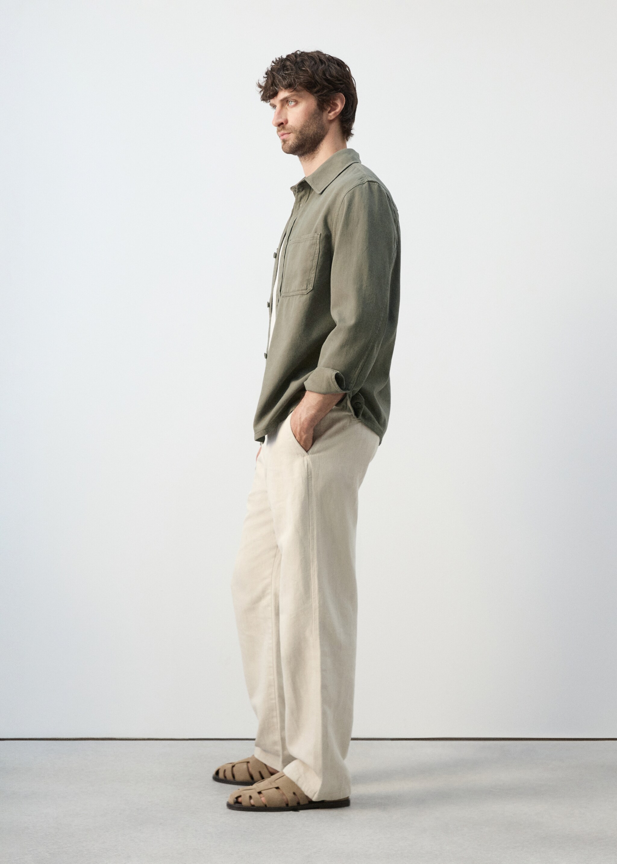 100% cotton overshirt with pockets - Details of the article 2, Khaki. Ref: 27065968-00.