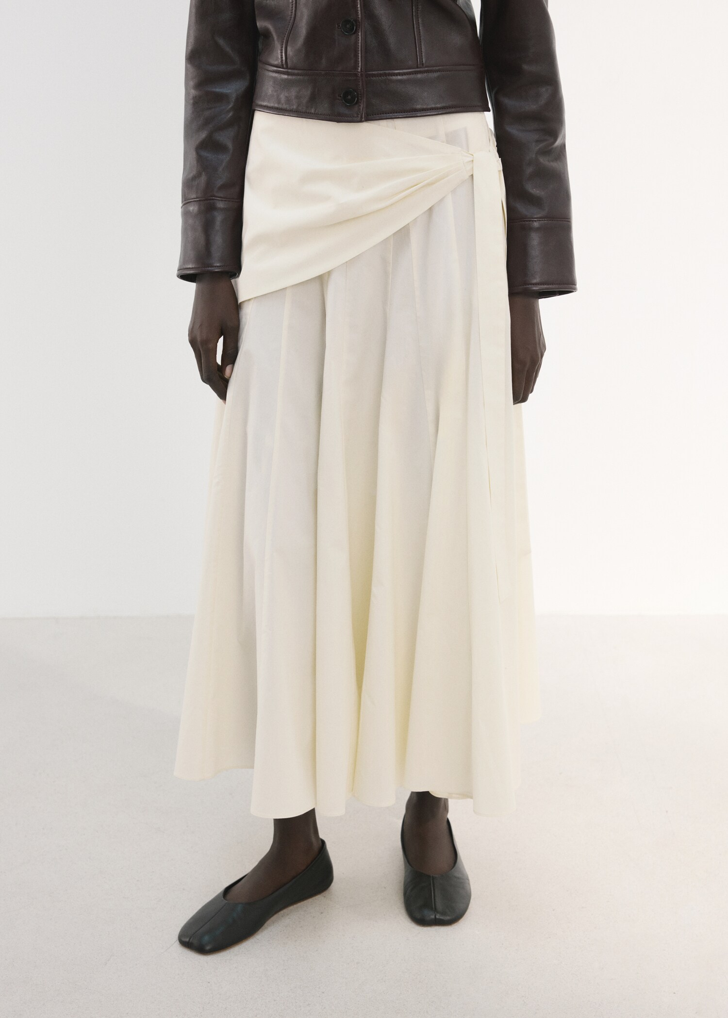 A-line skirt with handkerchief detail - Medium plane