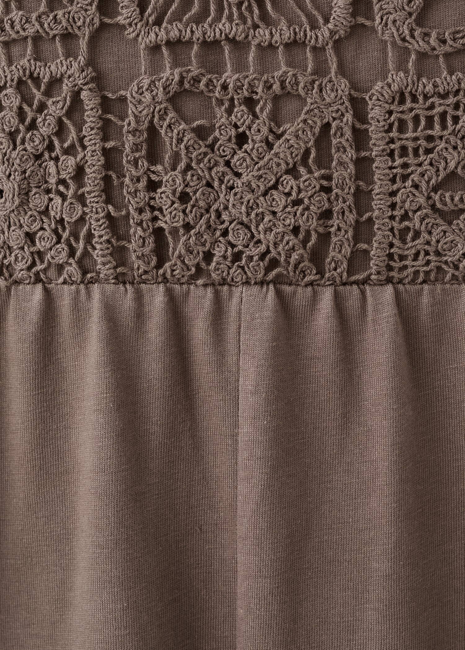 Long jumpsuit with embroidered details - Details of the article 0