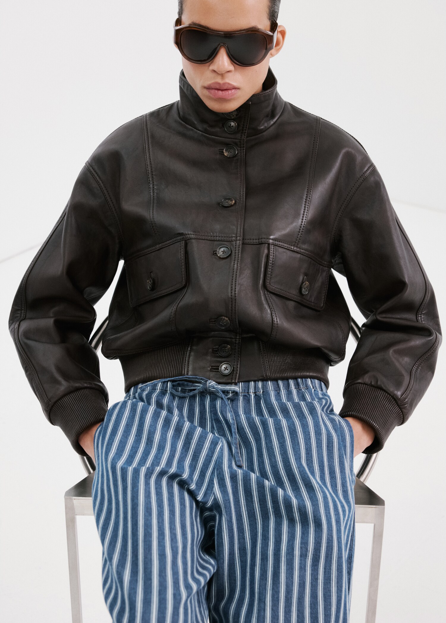 Pantalon droit à rayures - Détail de l'article 1