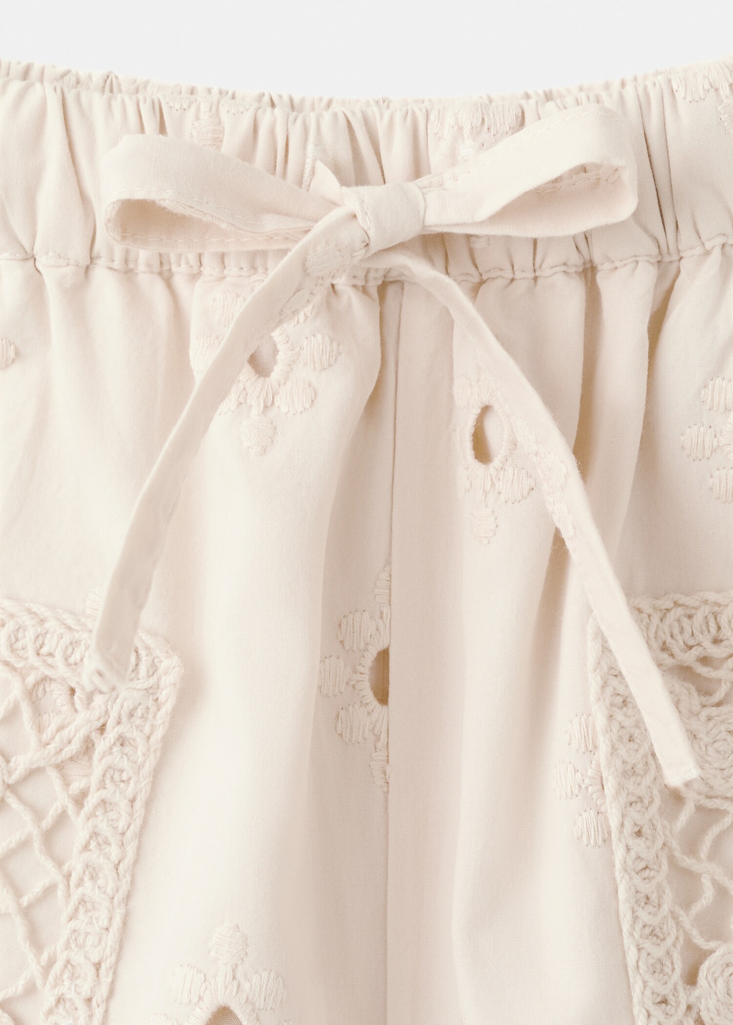 Embroidered straight-fit shorts - Details of the article 0