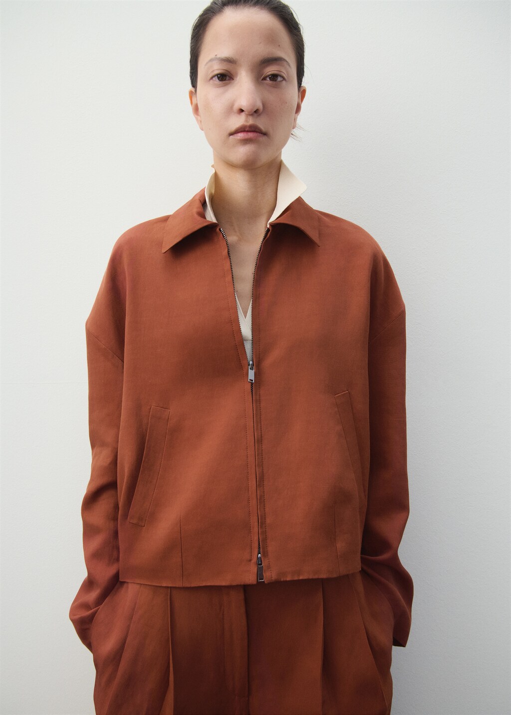 Linen-blend jacket with pockets - image 4