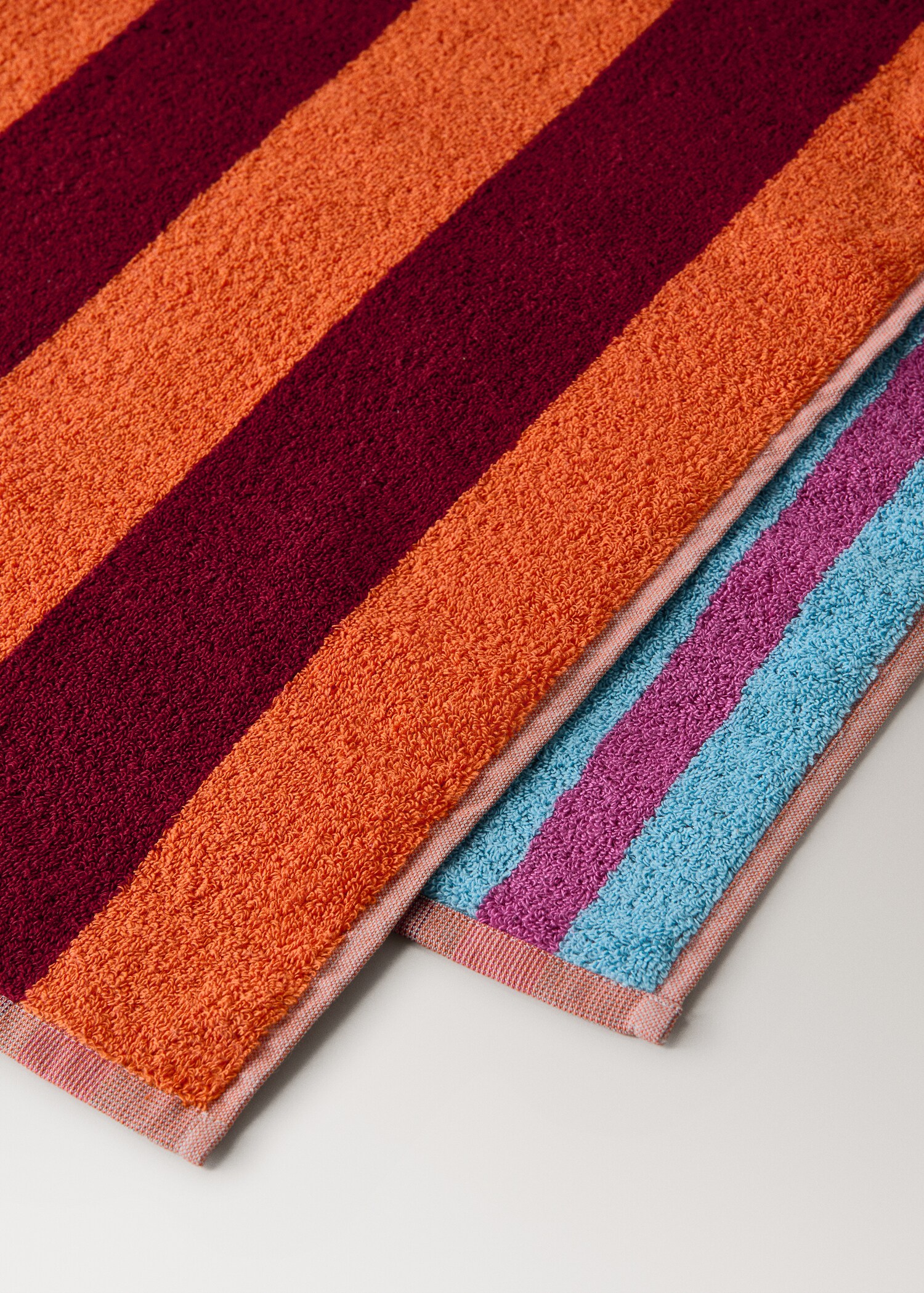 Reversible striped beach towel - Details of the article 1