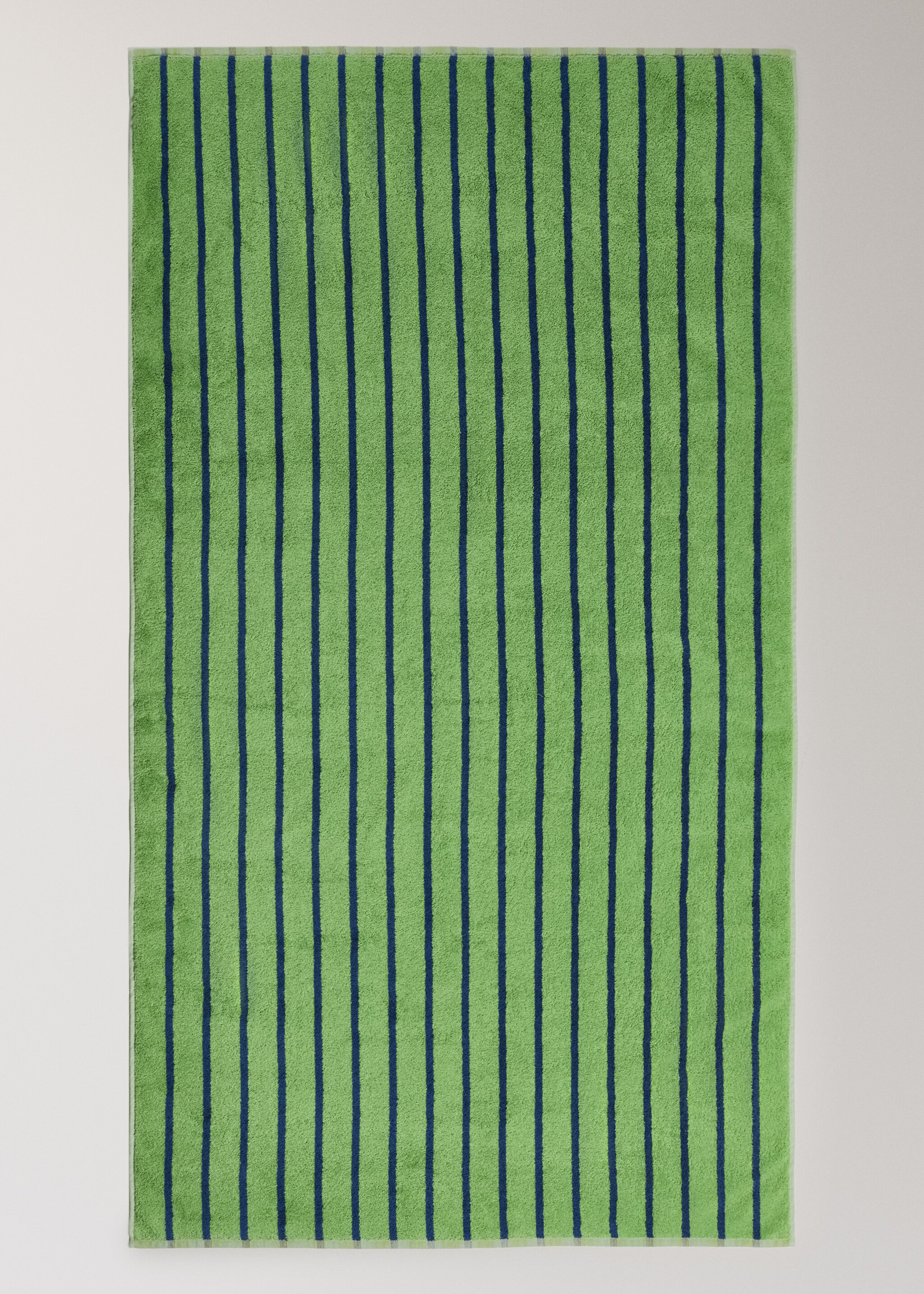 Reversible striped beach towel - Details of the article 3, Green Apple. Ref: 27066352-00.