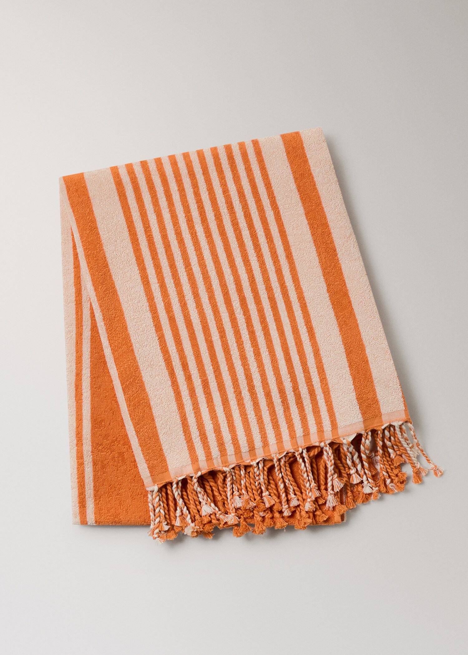 Striped beach towel with tassel detail - Article without model