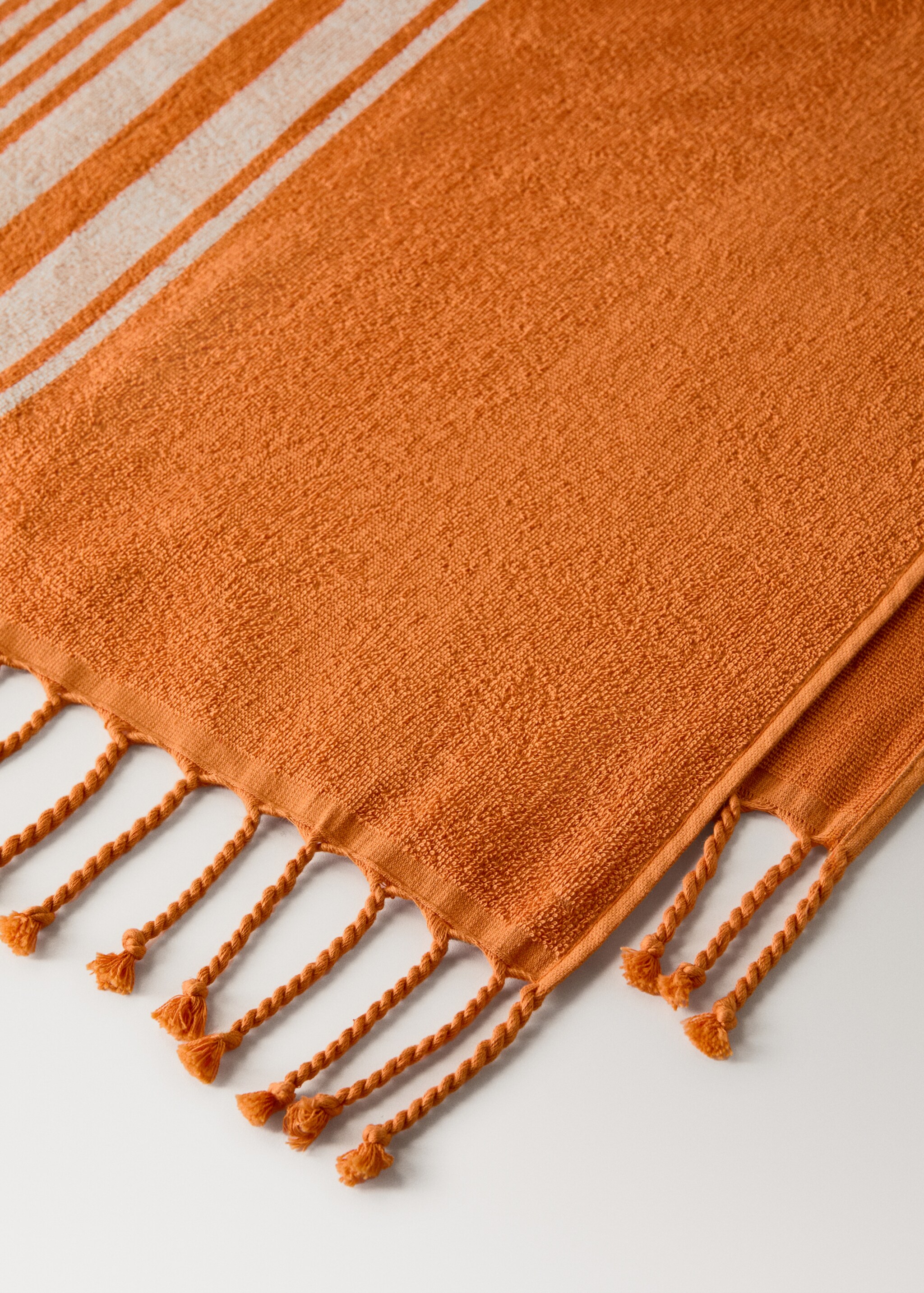 Striped beach towel with tassel detail - Details of the article 1, Orange. Ref: 27066357-00.