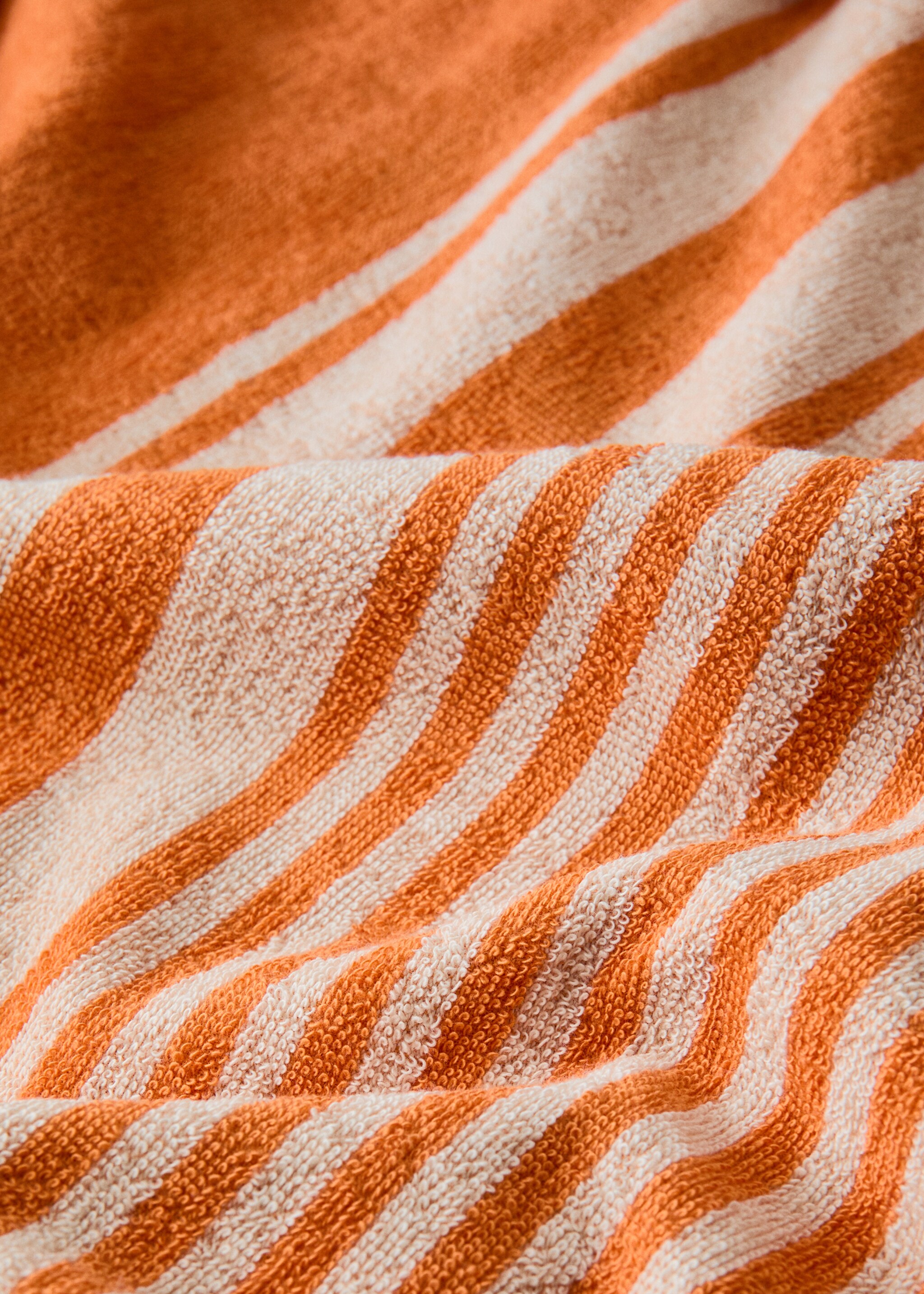 Striped beach towel with tassel detail - Details of the article 2, Orange. Ref: 27066357-00.