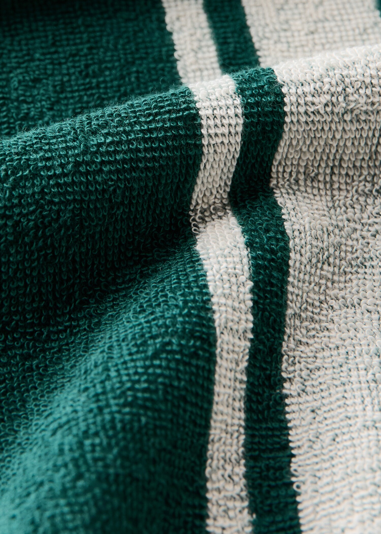 Striped beach towel with tassel detail - Details of the article 1