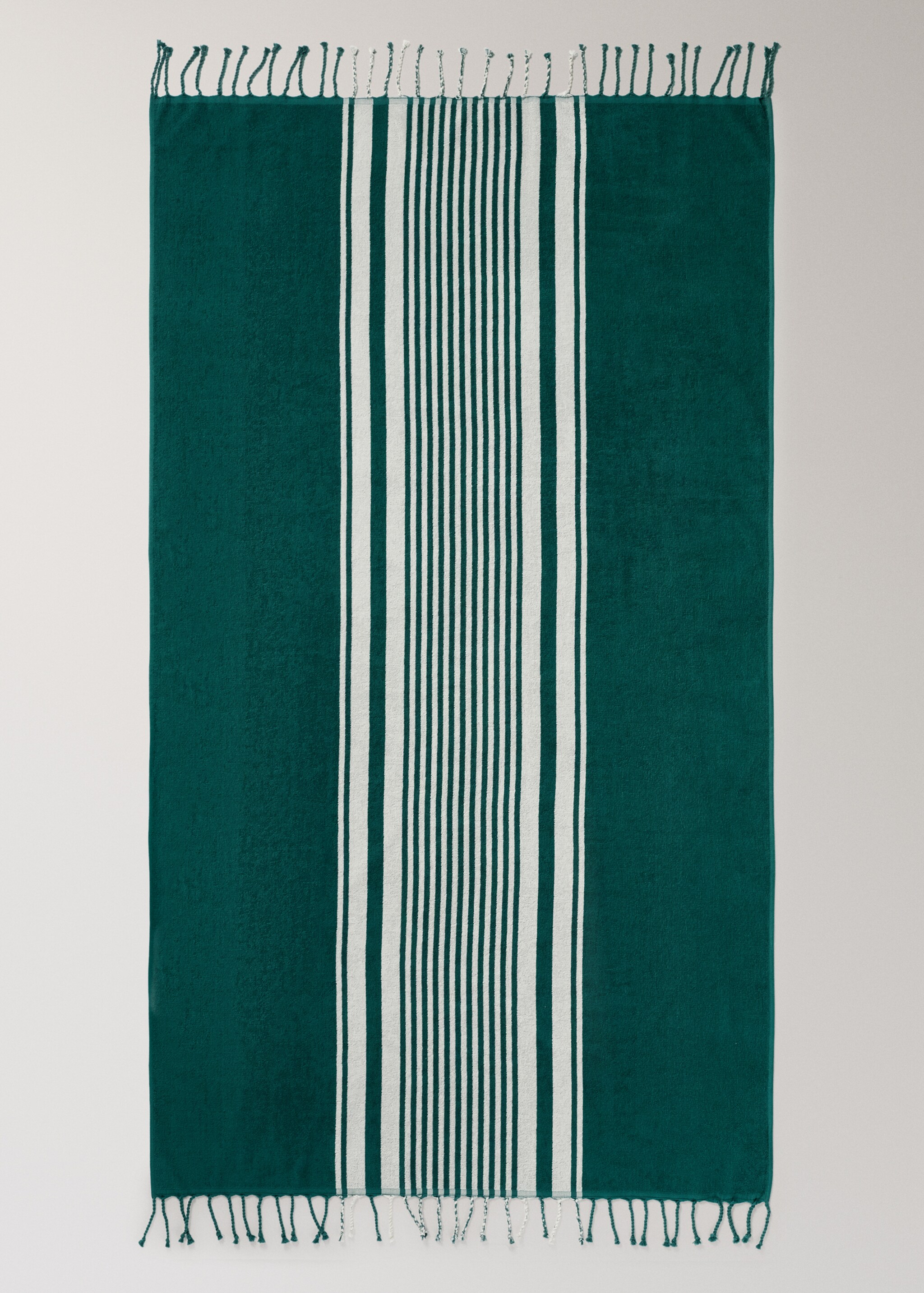 Striped beach towel with tassel detail - Details of the article 3, Forest Green. Ref: 27066357-00.
