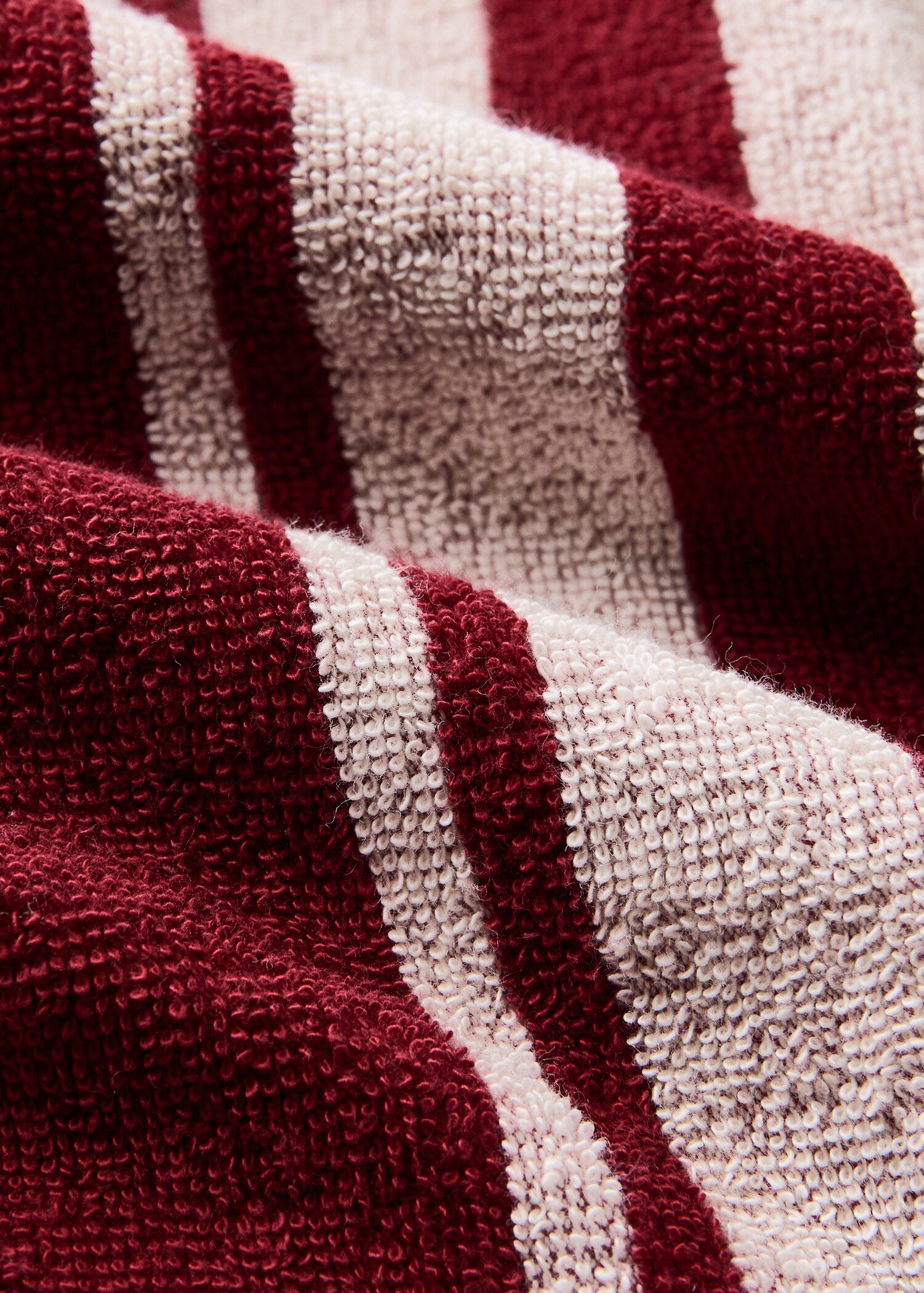 Striped beach towel with tassel detail - Details of the article 1