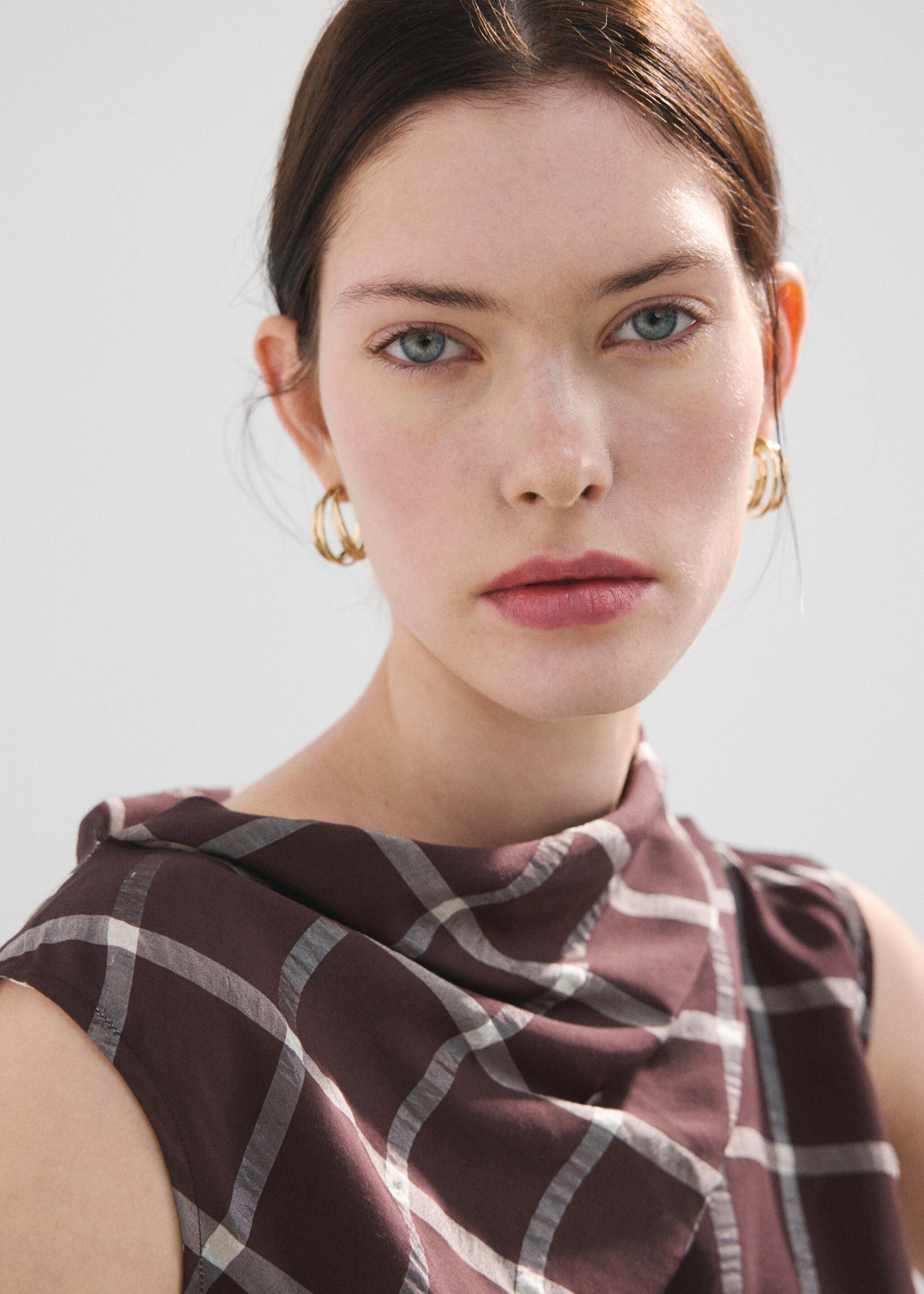 Top entallado cuello drapeado - Detalle del artículo 1, Burdeos. Ref: 27066361-00.