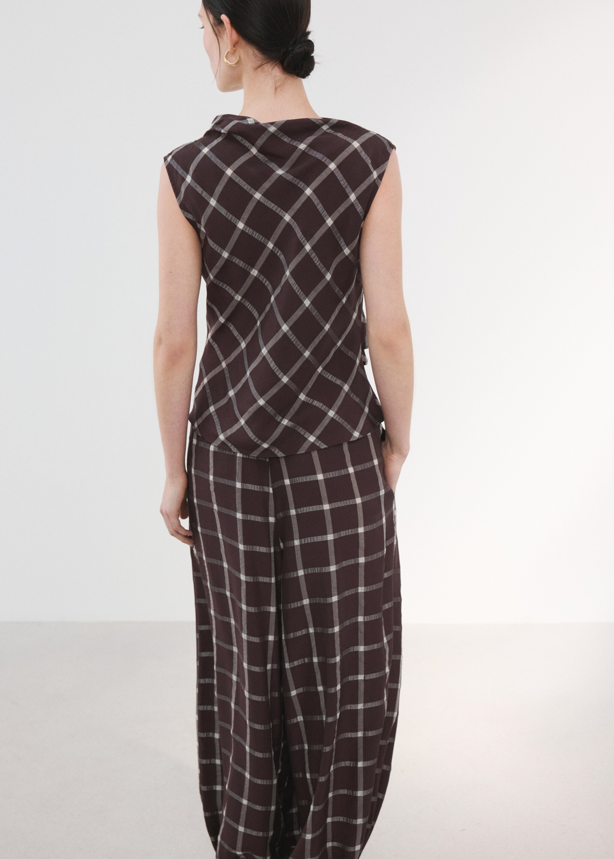 Top entallado cuello drapeado - Reverso del artículo, Burdeos. Ref: 27066361-00.