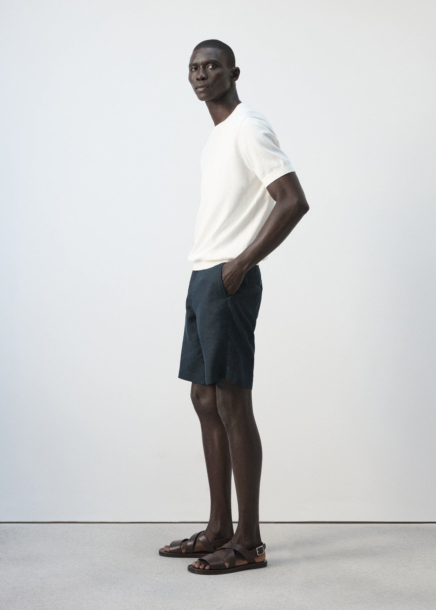 Βερμούδα slim fit 100% λινό - Λεπτομέρεια του προϊόντος 2