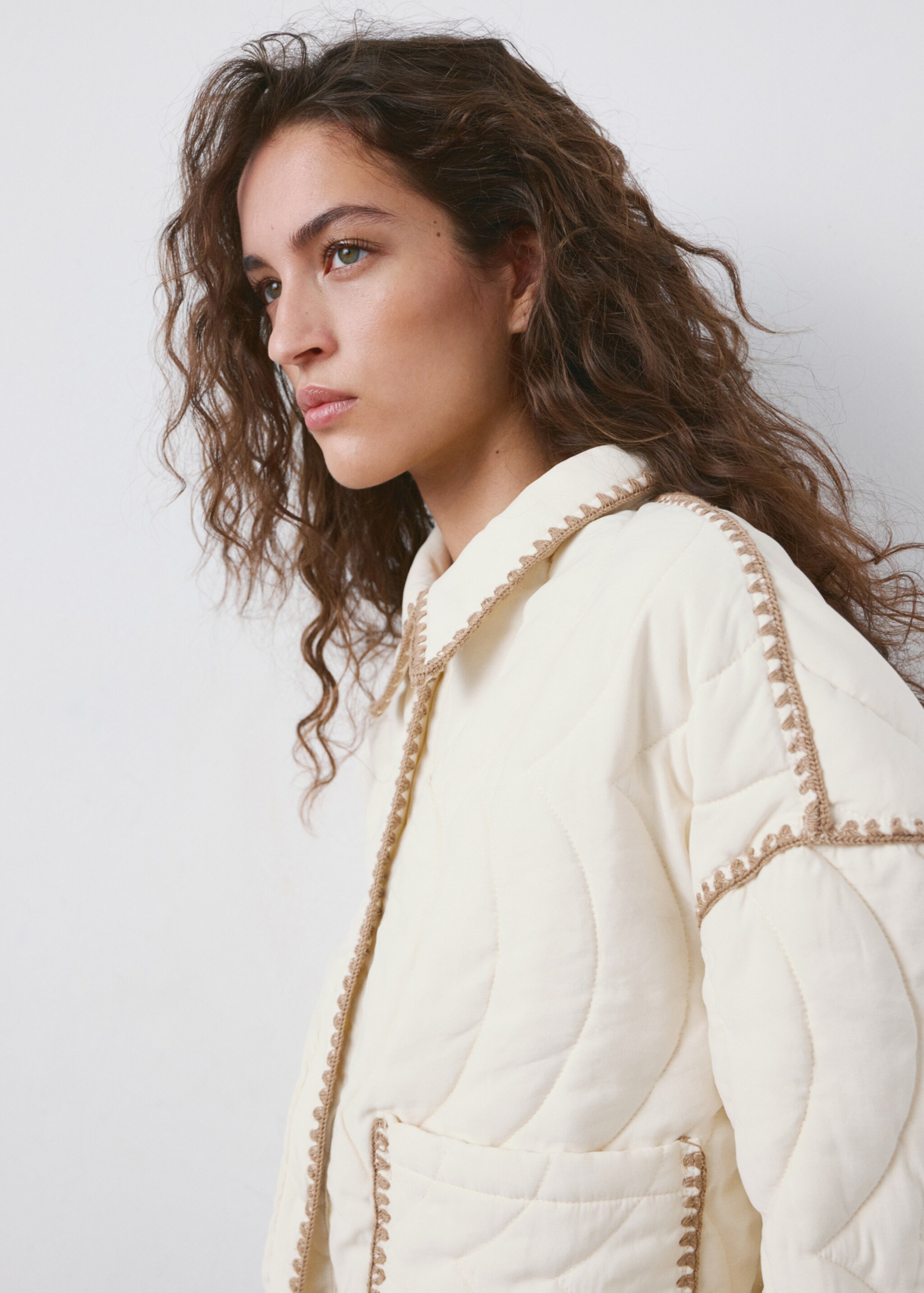 Contrast piping quilted jacket - Details of the article 1, Ecru. Ref: 27066713-00.