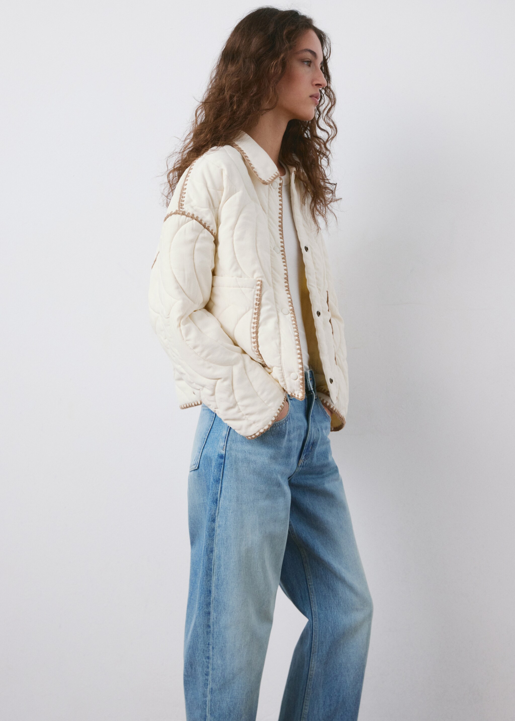 Contrast piping quilted jacket - Details of the article 6, Ecru. Ref: 27066713-00.