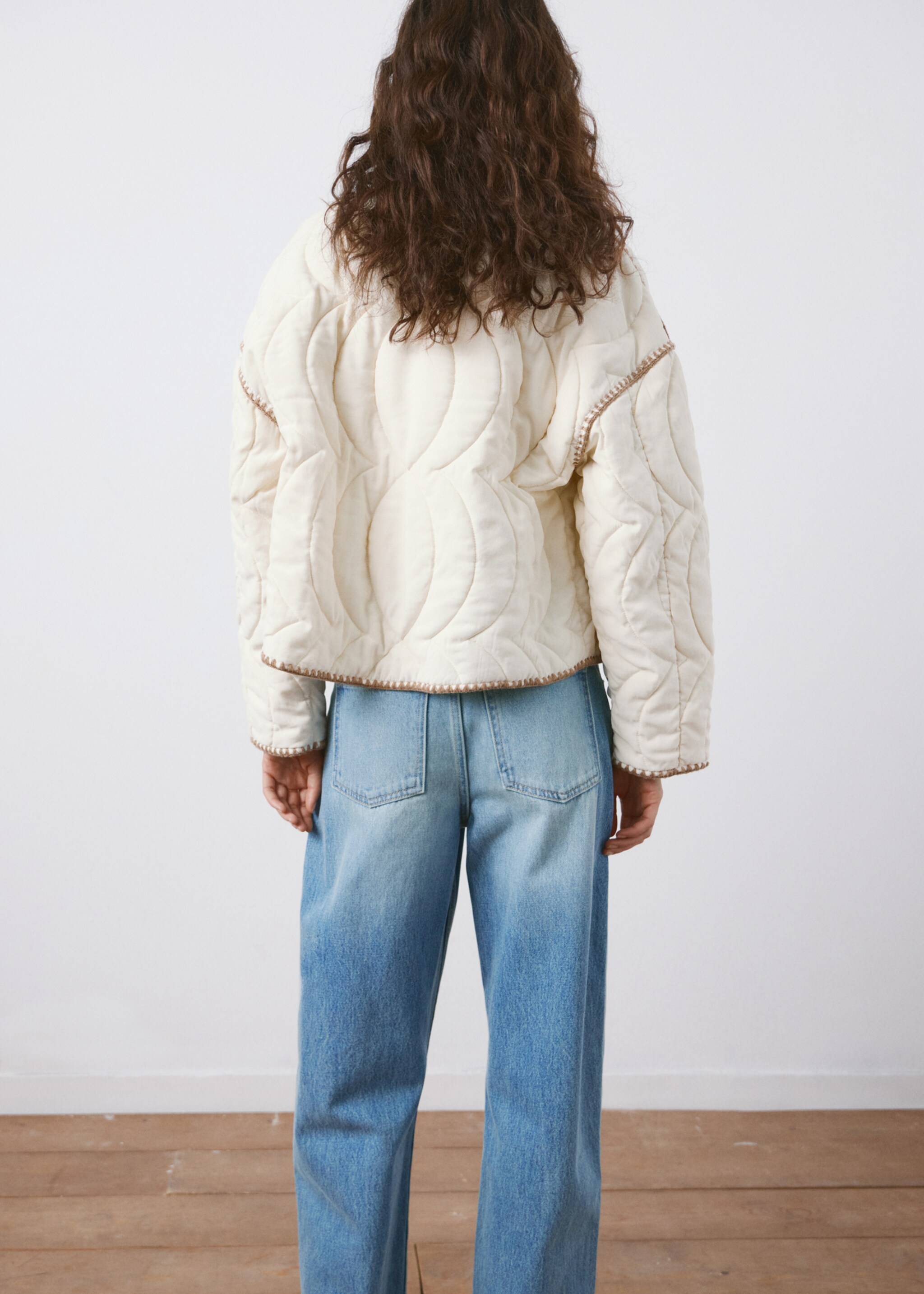 Contrast piping quilted jacket - Reverse of the article, Ecru. Ref: 27066713-00.