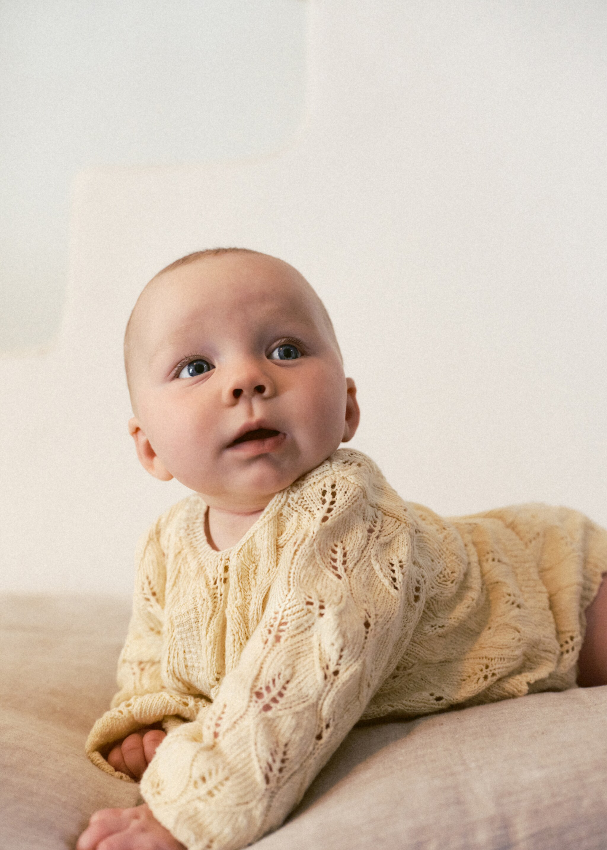 Openwork knit cardigan - Details of the article 5, Yellow. Ref: 27066721-00.