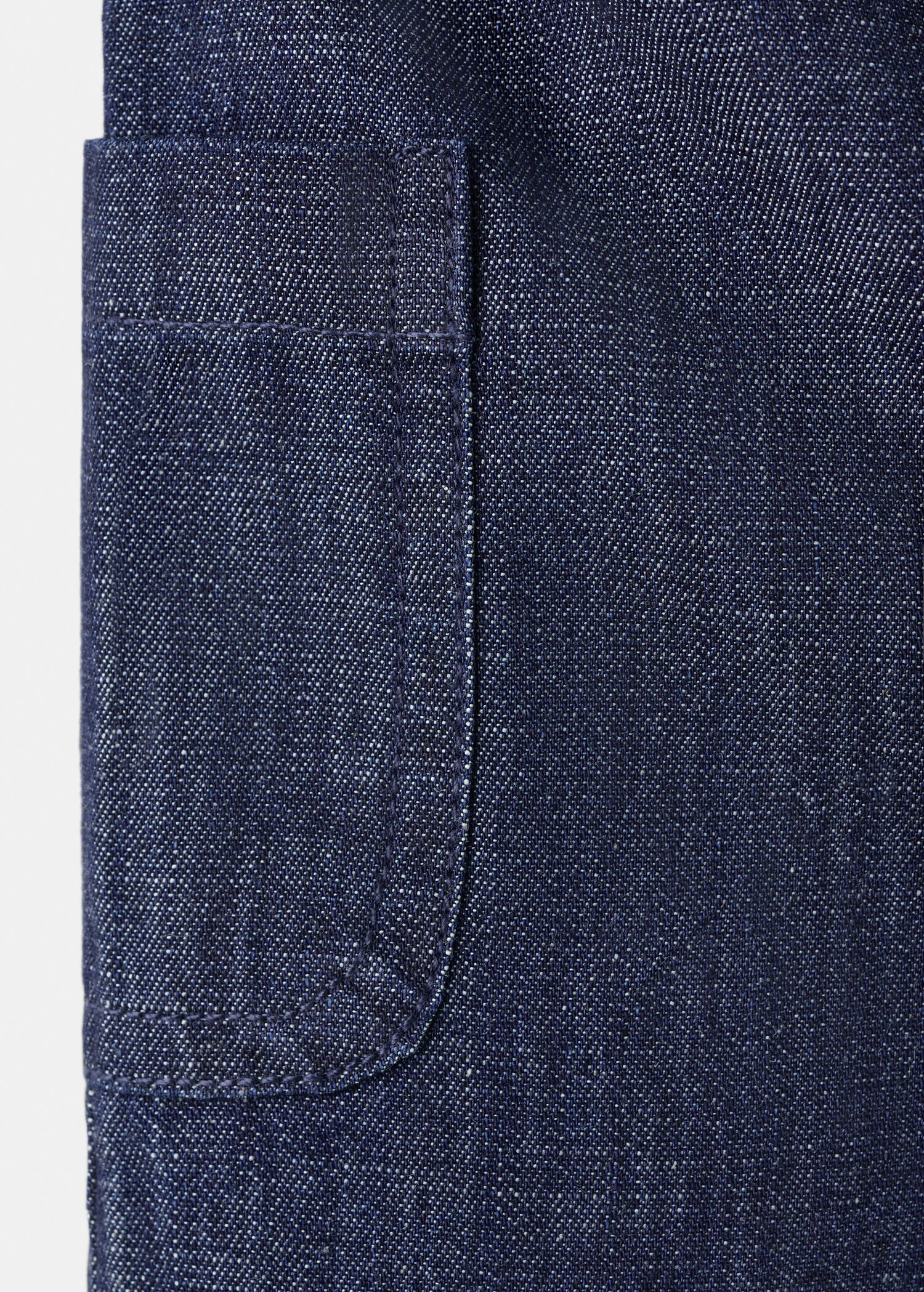 Cotton shorts with pocket detail - Details of the article 0