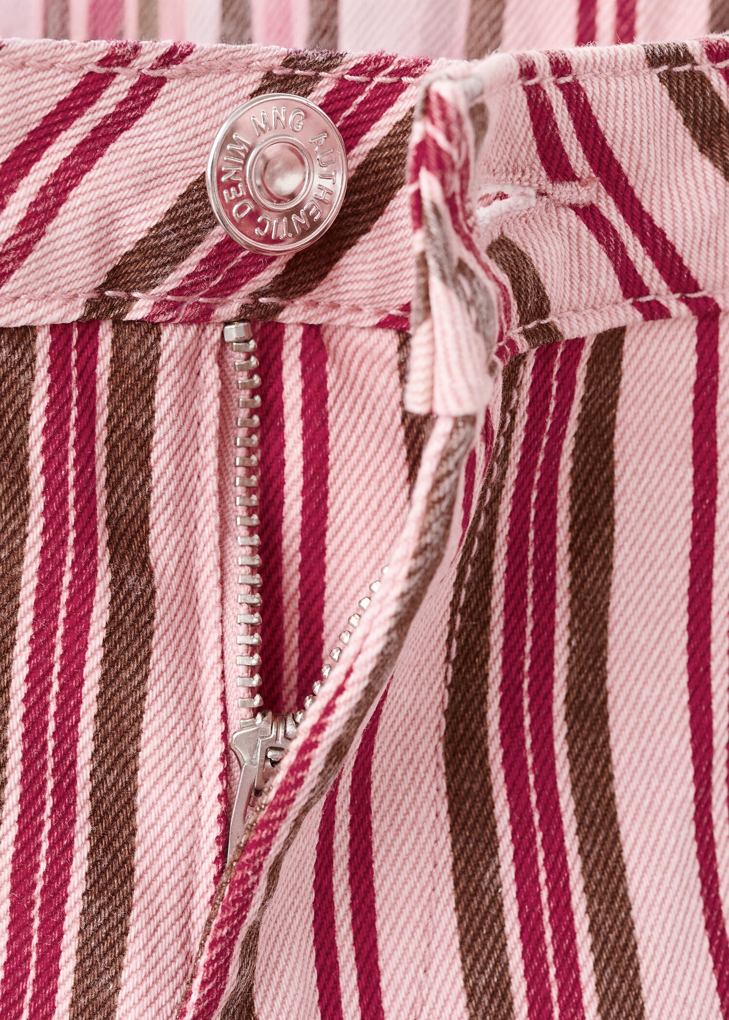 Striped mini shorts - Details of the article 8