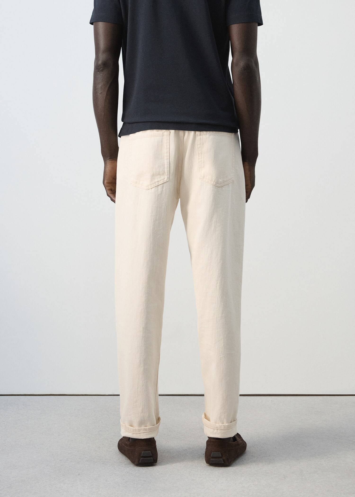 جينز 100% قطن بقصة منتظمة قصيرة - الجهة الخلفية للمنتج