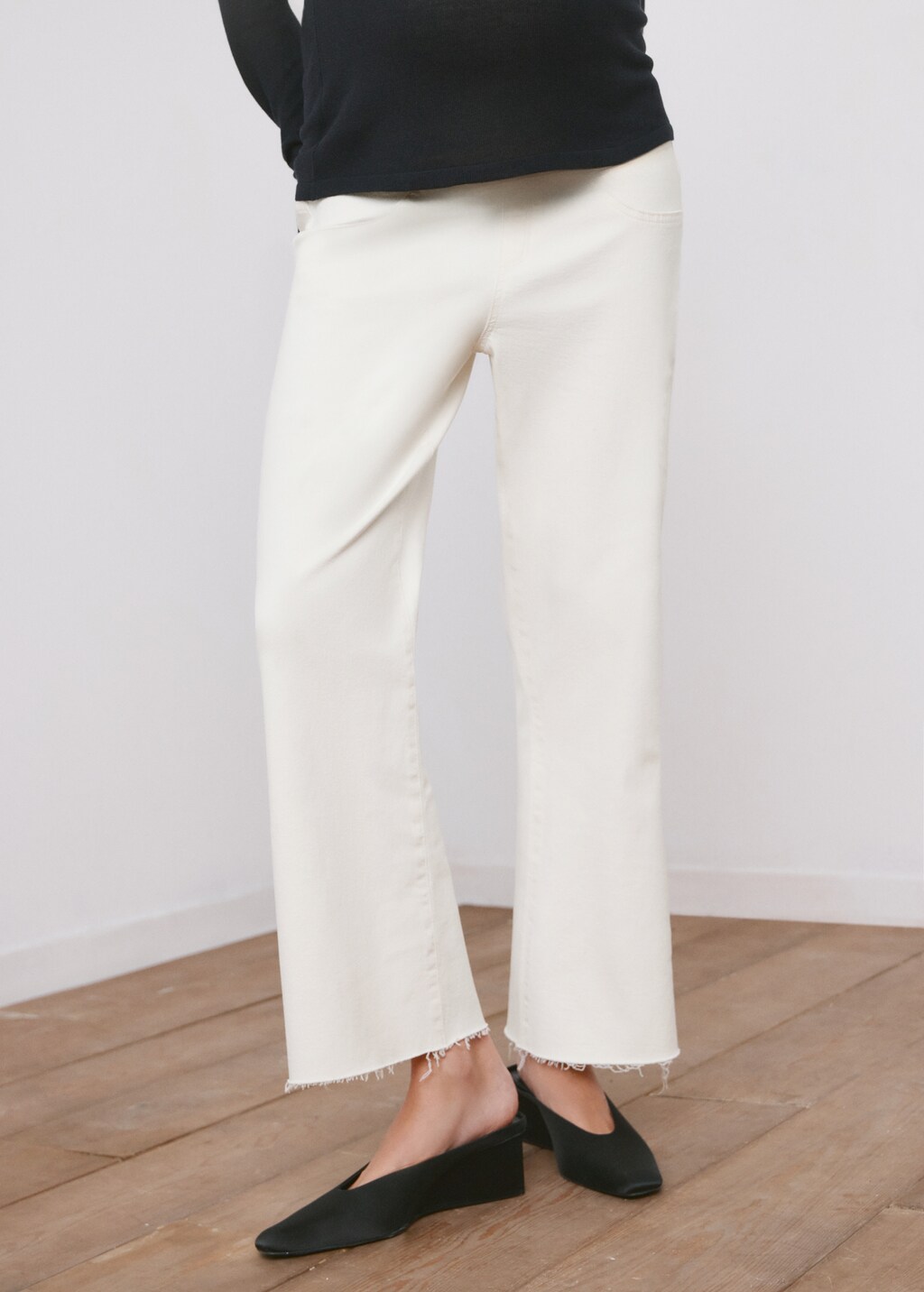 Maternity flared cropped jeans - image 3