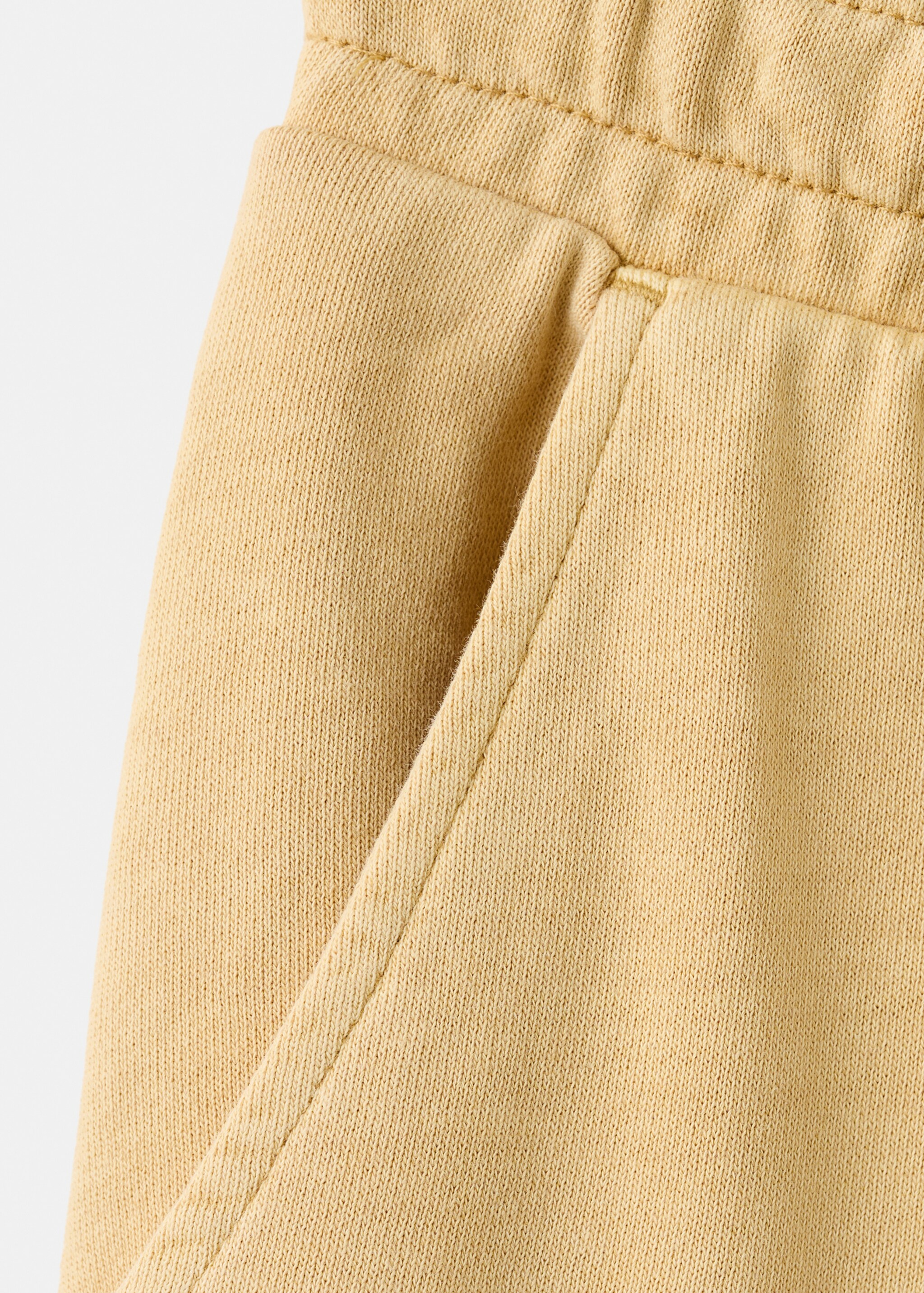 Drawstring cargo Bermuda shorts - Details of the article 0, Mustard. Ref: 27067136-00.