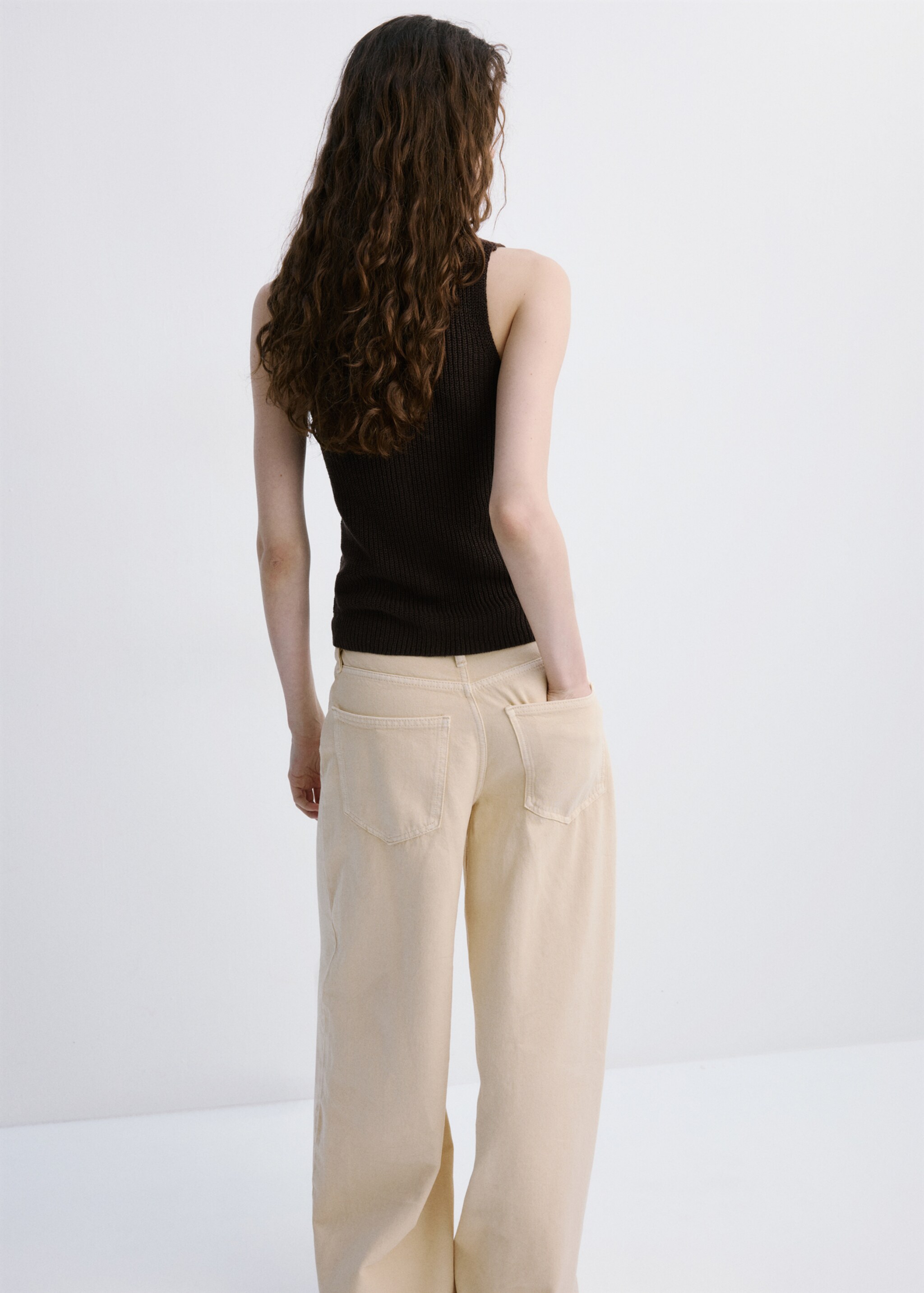 Openwork knitted waistcoat - Reverse of the article, Chocolate. Ref: 27067137-00.