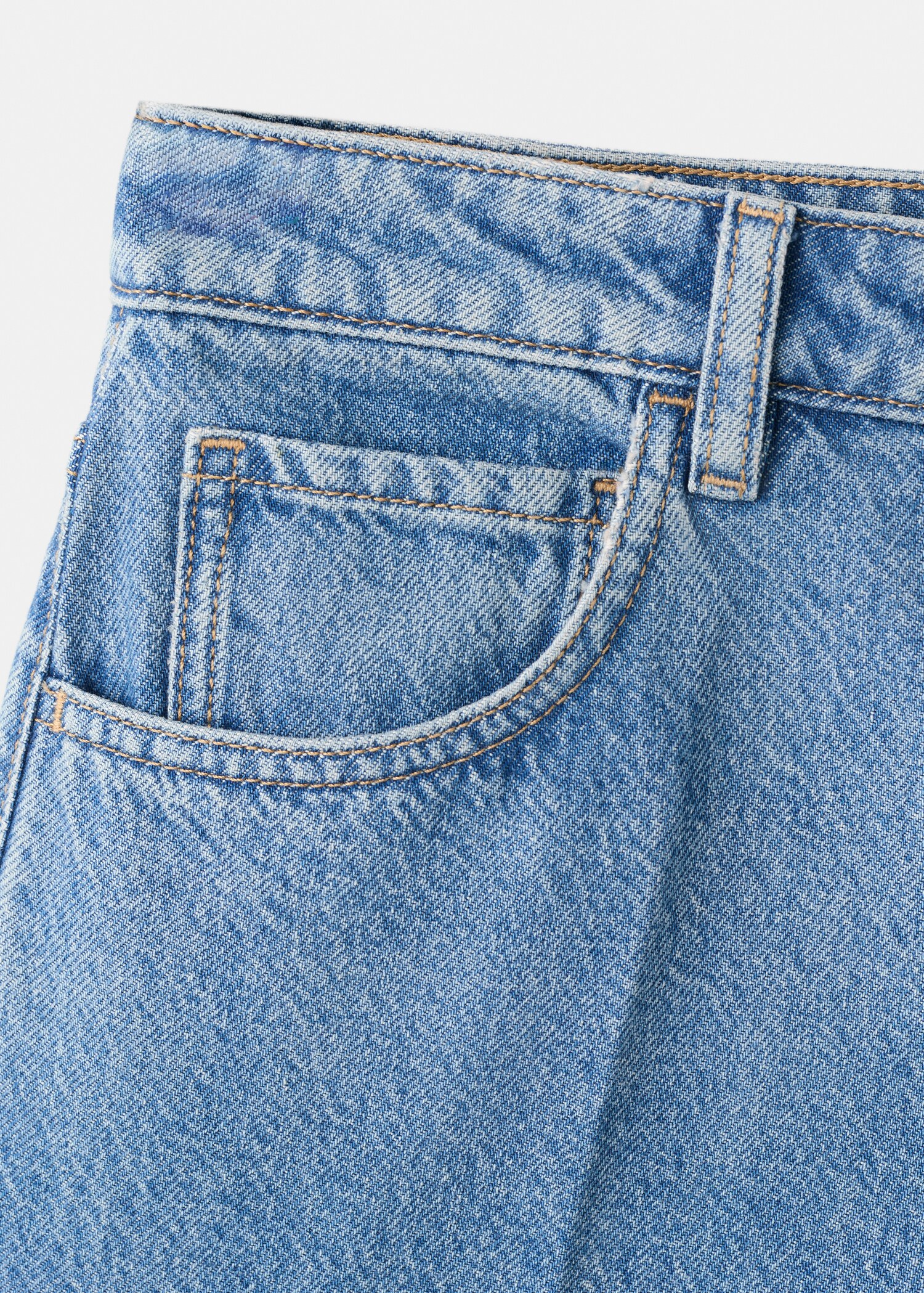 High-waist straight-fit denim shorts - Details of the article 0
