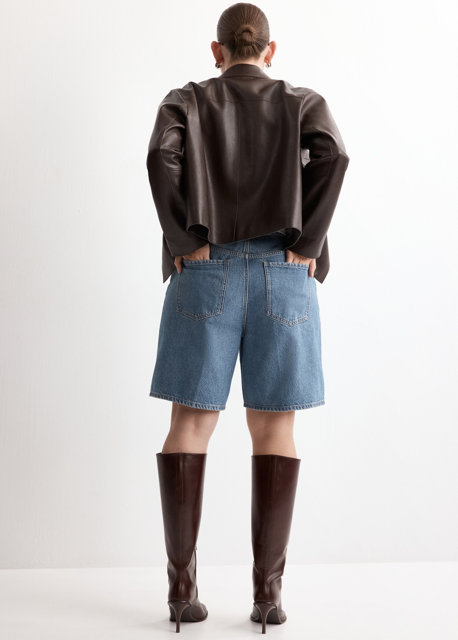 High-waist straight-fit denim shorts - Details of the article 4