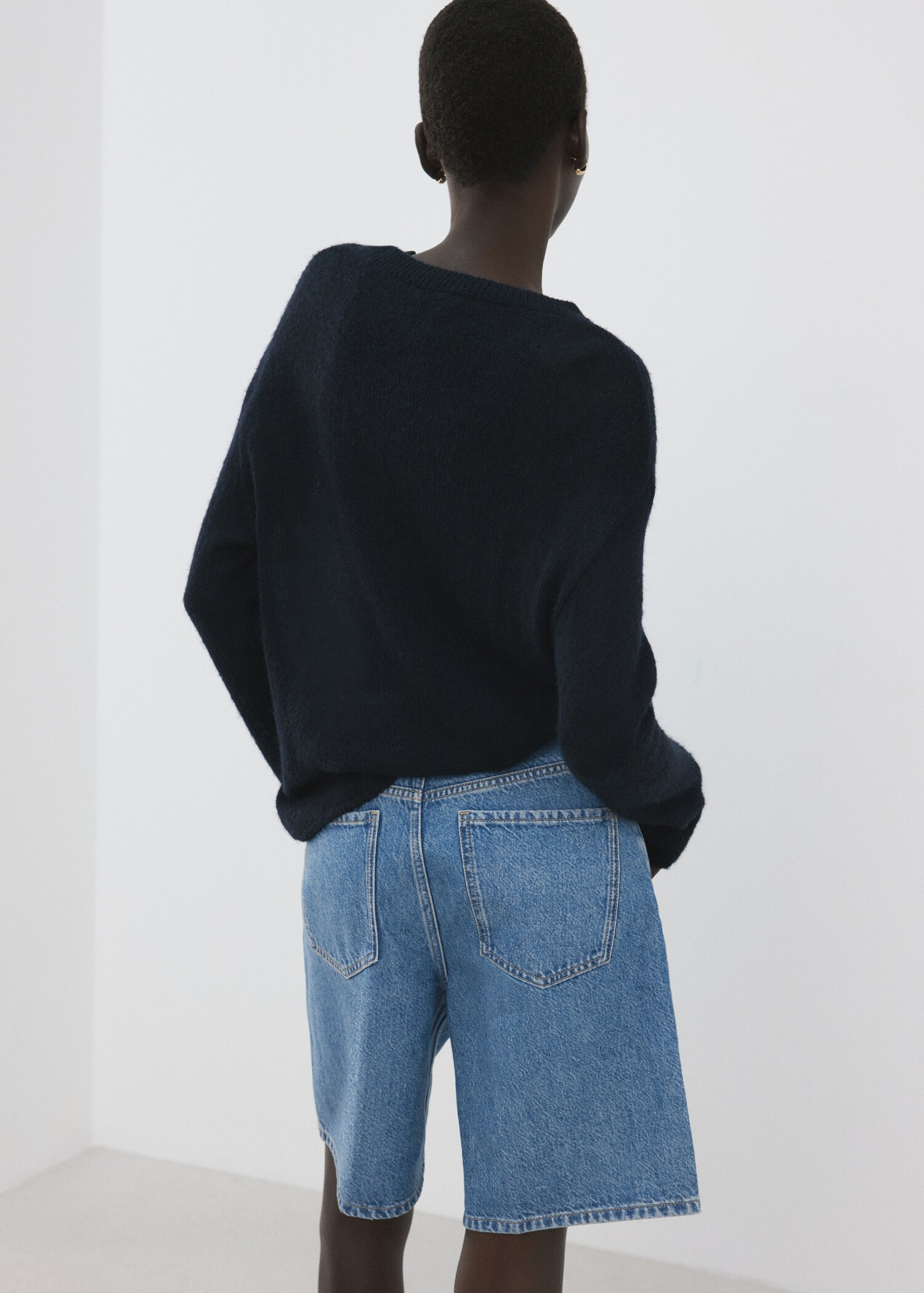 High-waist straight-fit denim shorts - Reverse of the article