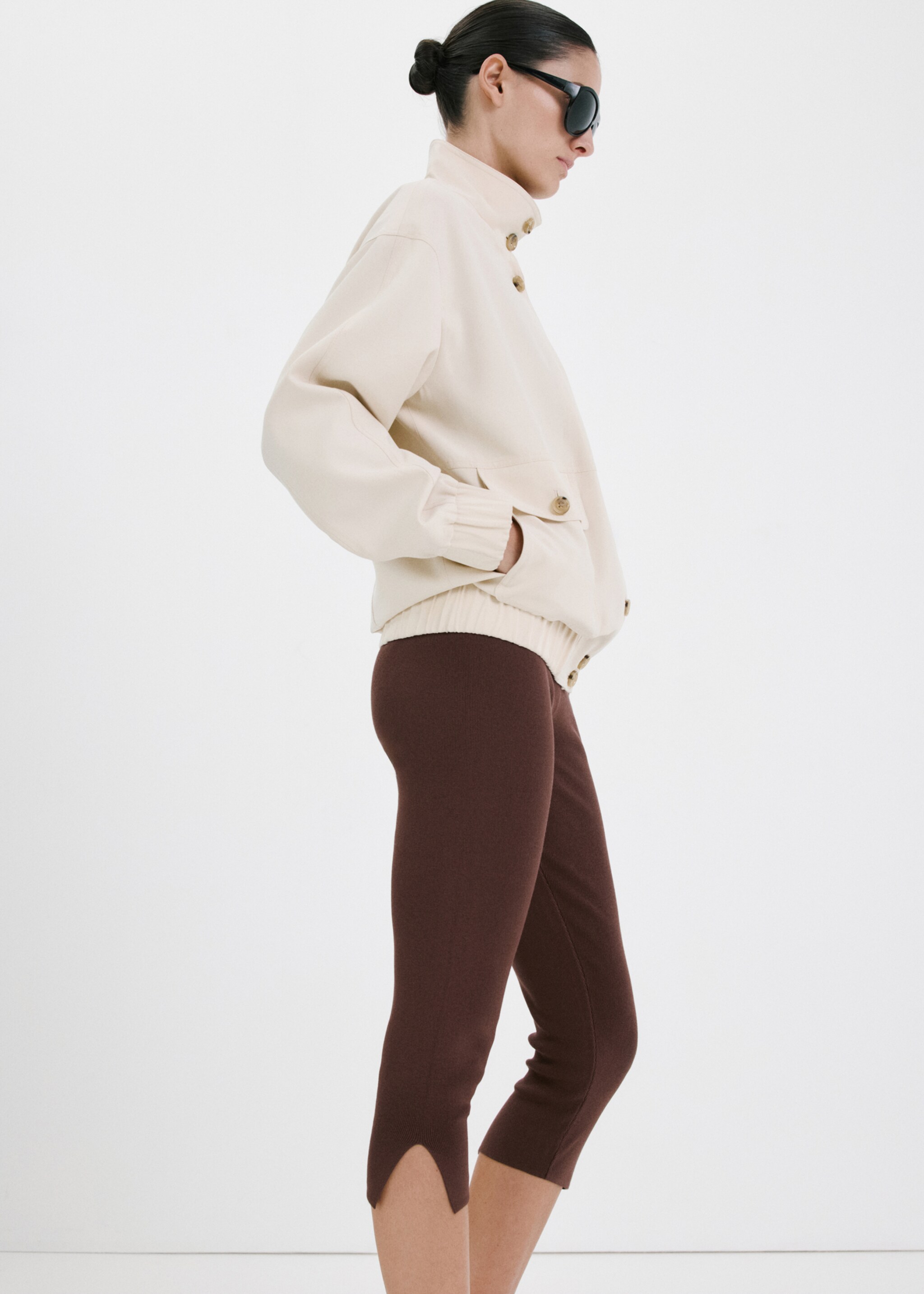 Slit hem leggings - Details of the article 6, Chocolate. Ref: 27067155-00.