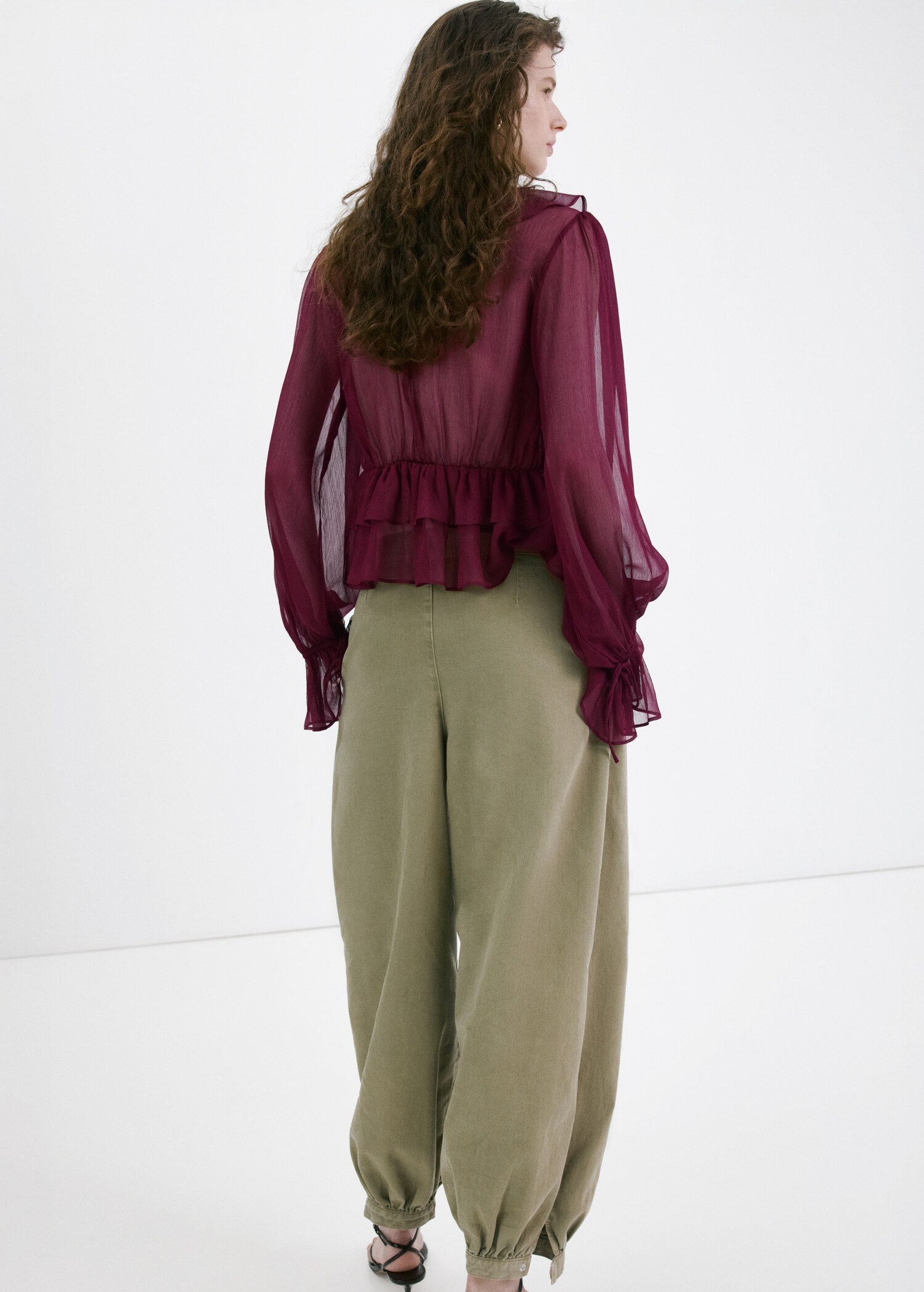 Fluid ruffled blouse - Reverse of the article