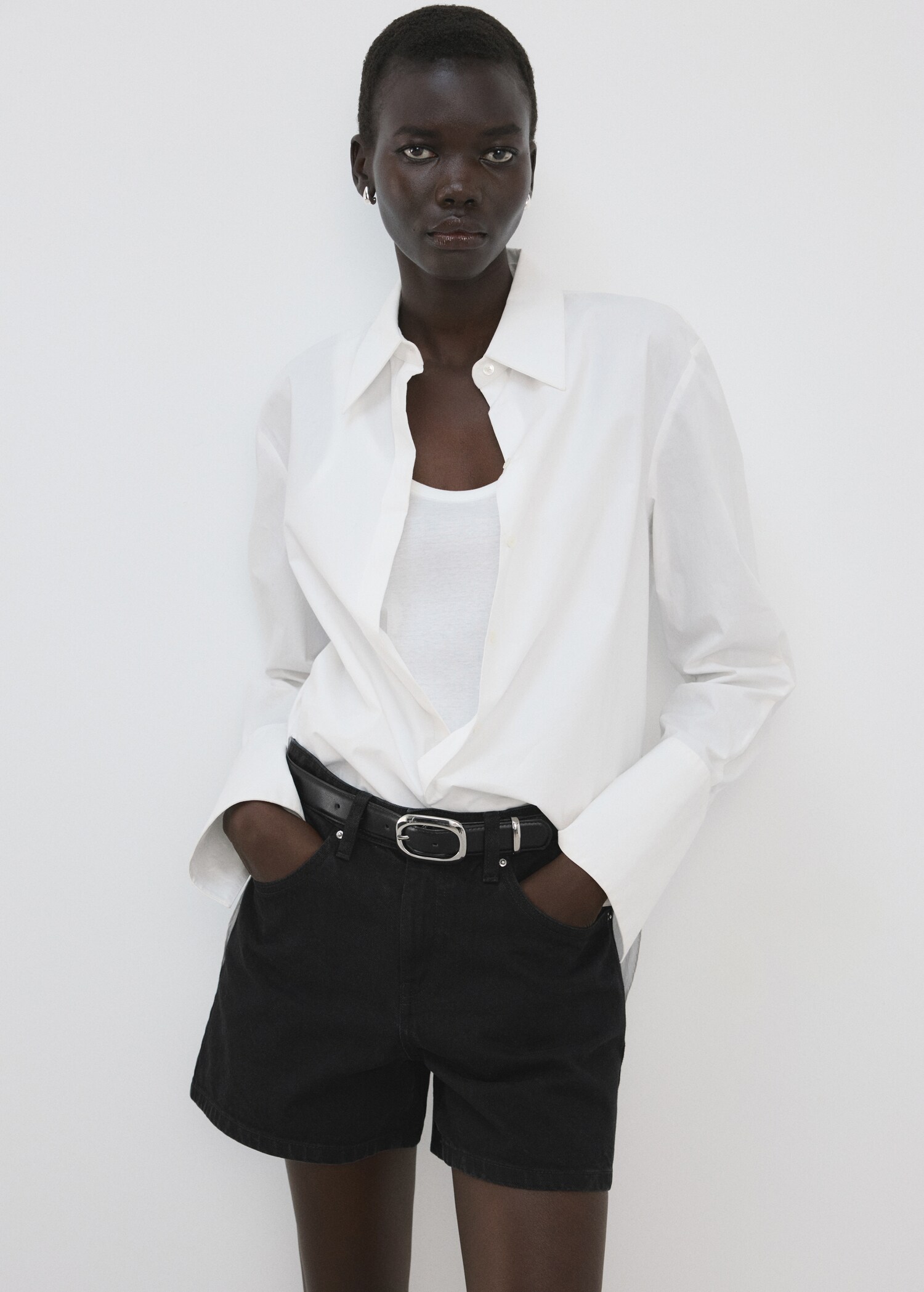 Straight-leg mid-rise denim shorts - Details of the article 1