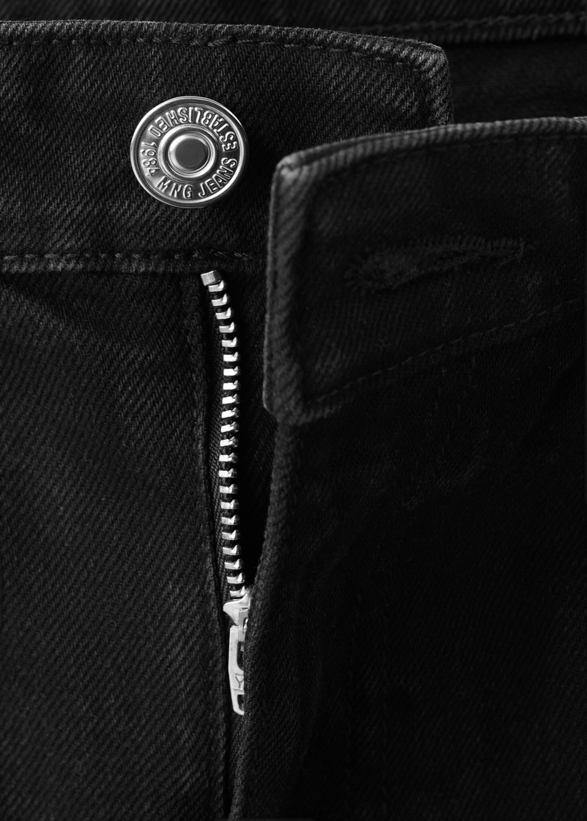 Straight-leg mid-rise denim shorts - Details of the article 8, Black denim. Ref: 27067161-00.
