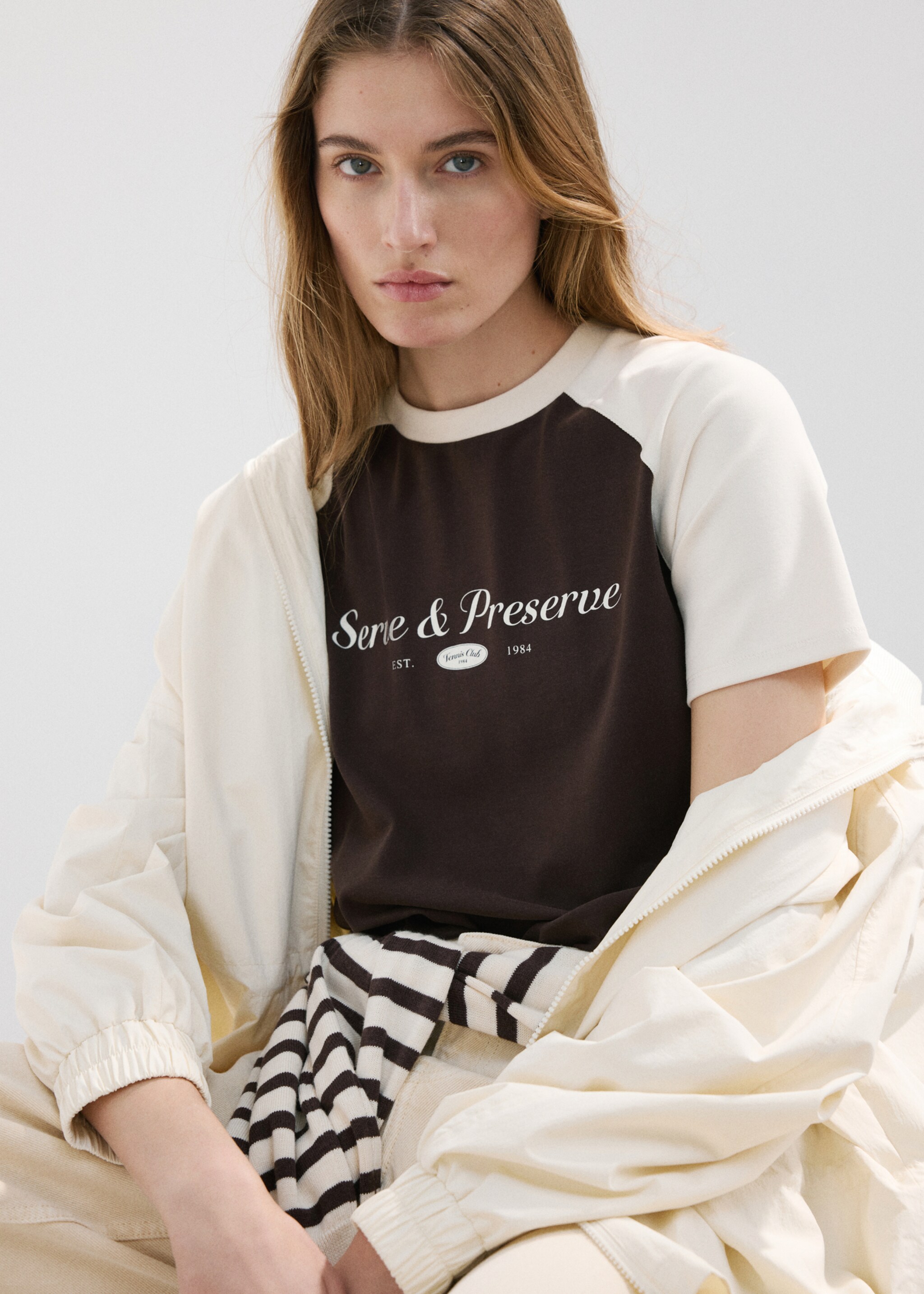 Two-tone short-sleeved T-shirt - Details of the article 2, Brown. Ref: 27067163-00.