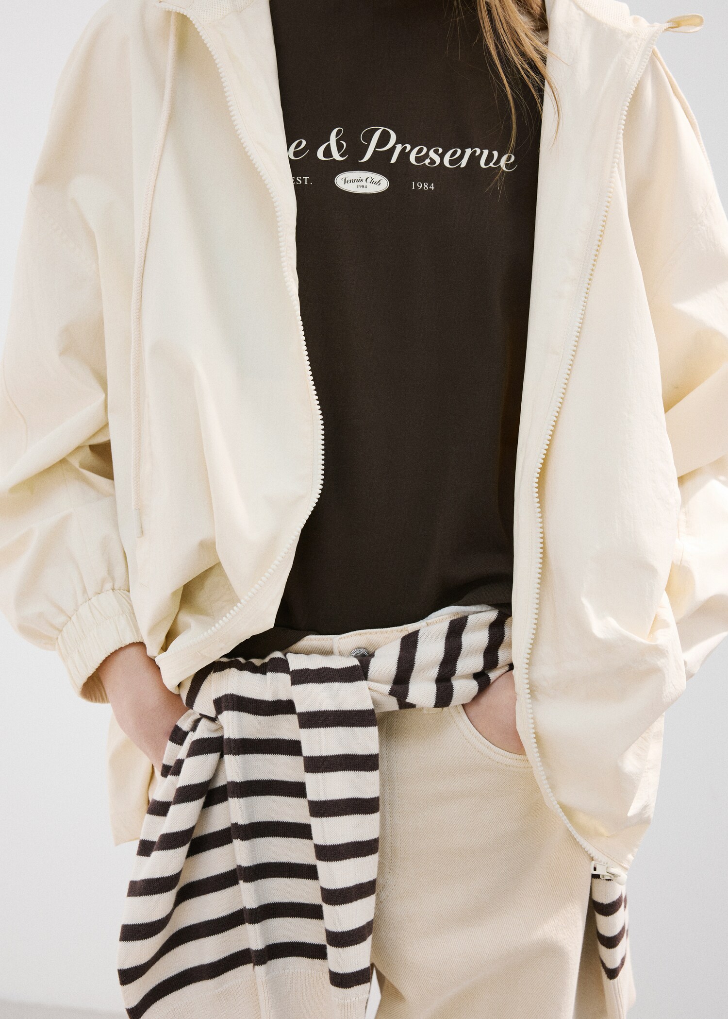 Two-tone short-sleeved T-shirt - Details of the article 6