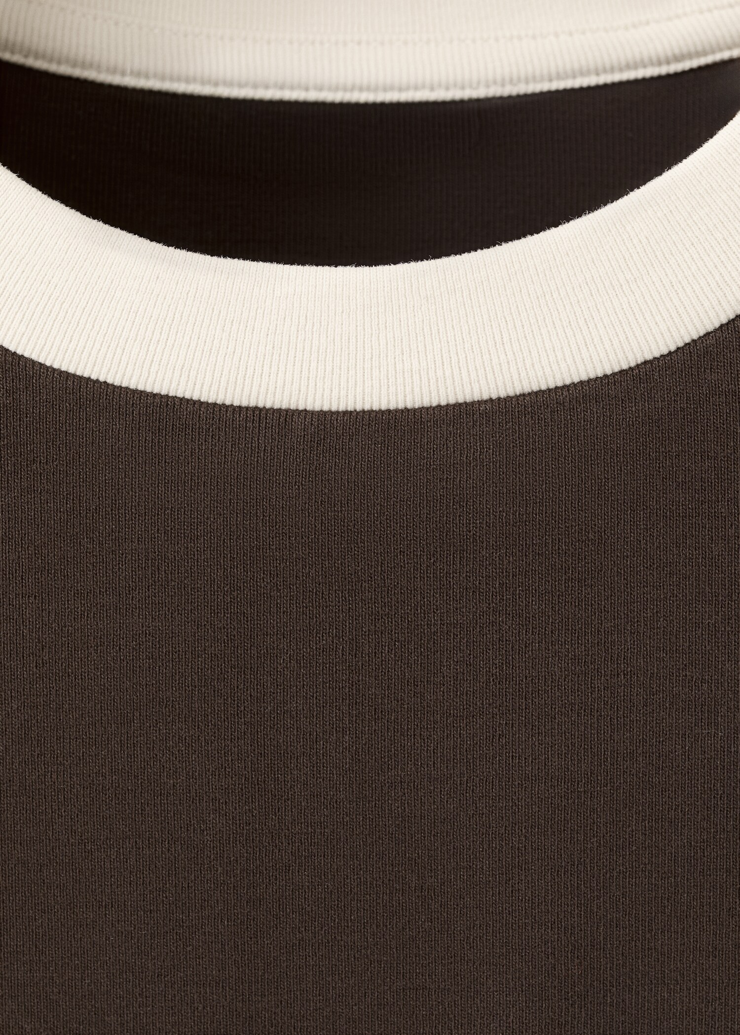 Two-tone short-sleeved T-shirt - Details of the article 8