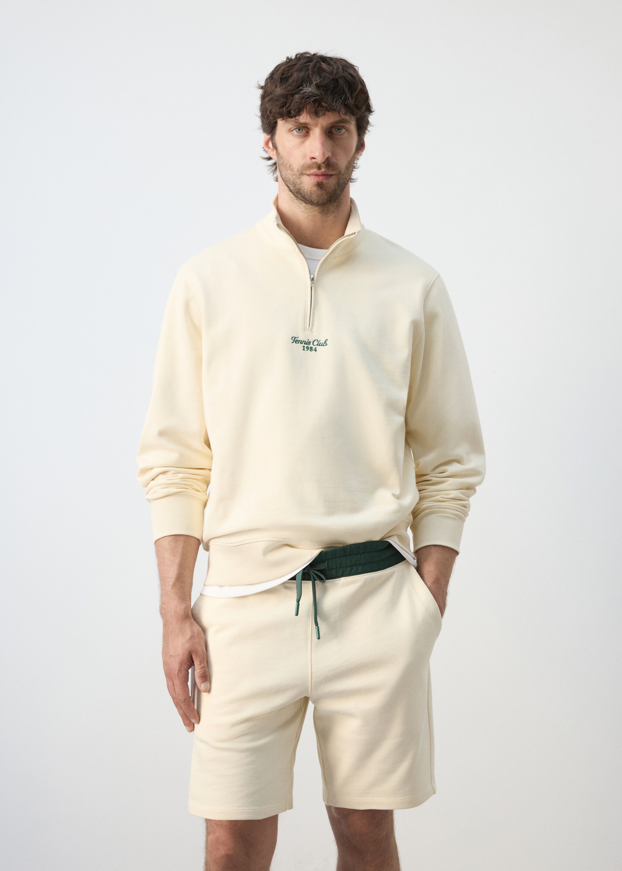 Cotton sweatshirt with zip neck and embroidered detailing - Medium plane, Vanilla. Ref: 27067793-00.