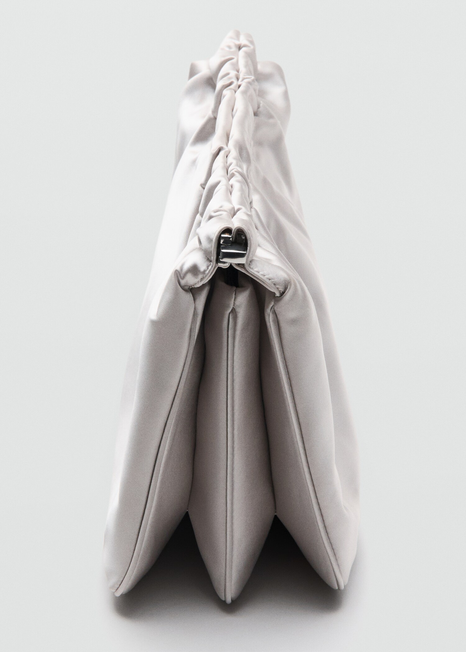 حقيبة يد من الساتان - تفاصيل المنتج 2