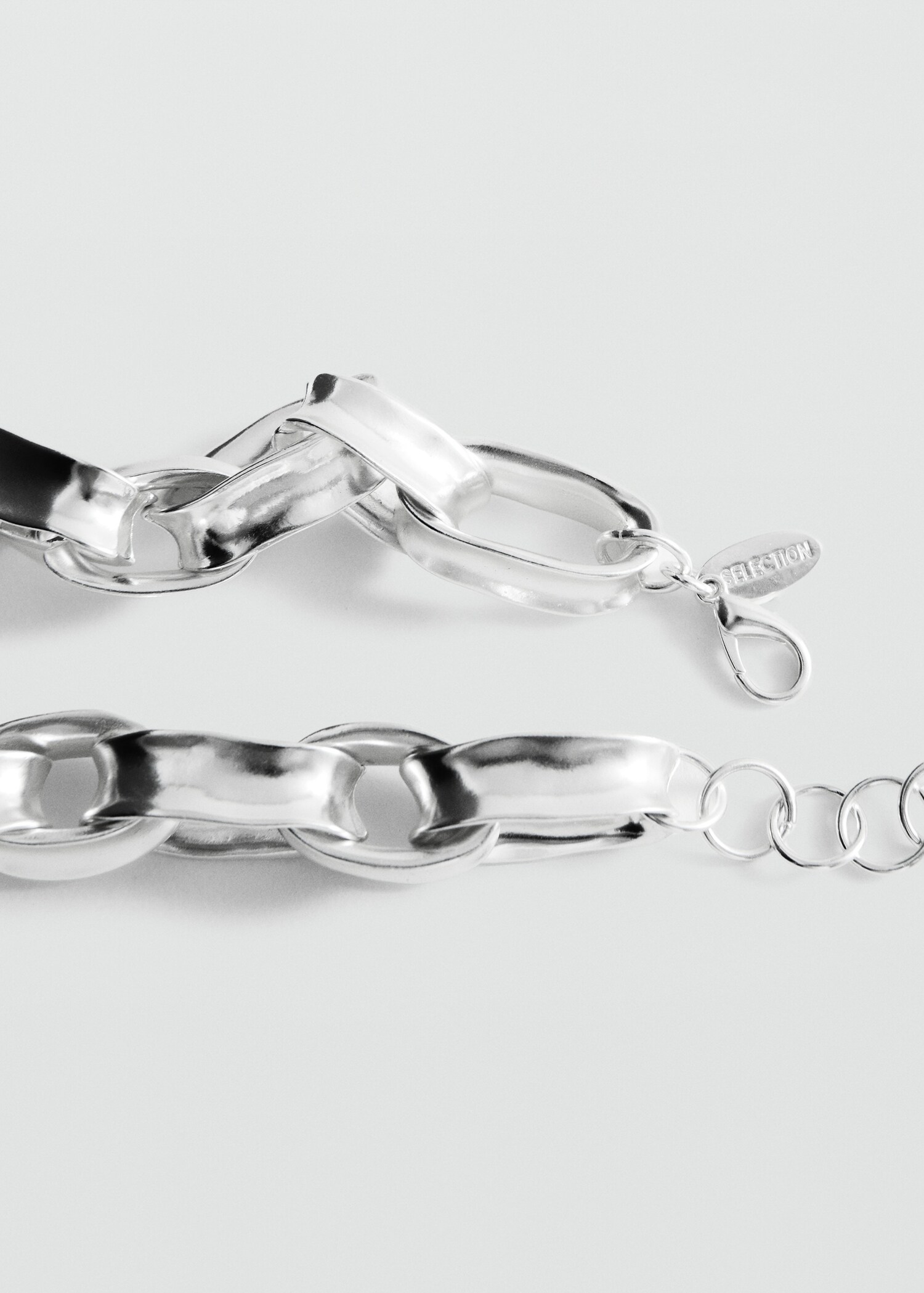 قلادة بسلسلة حلقات - تفاصيل المنتج 1