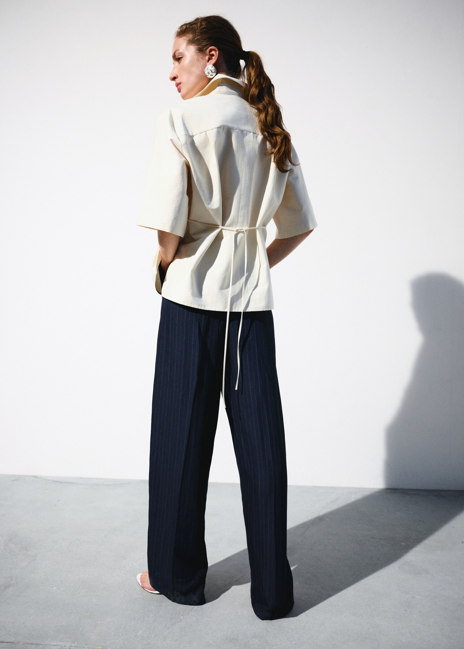 Camisa de màniga curta amb llaç - Revers de l'article