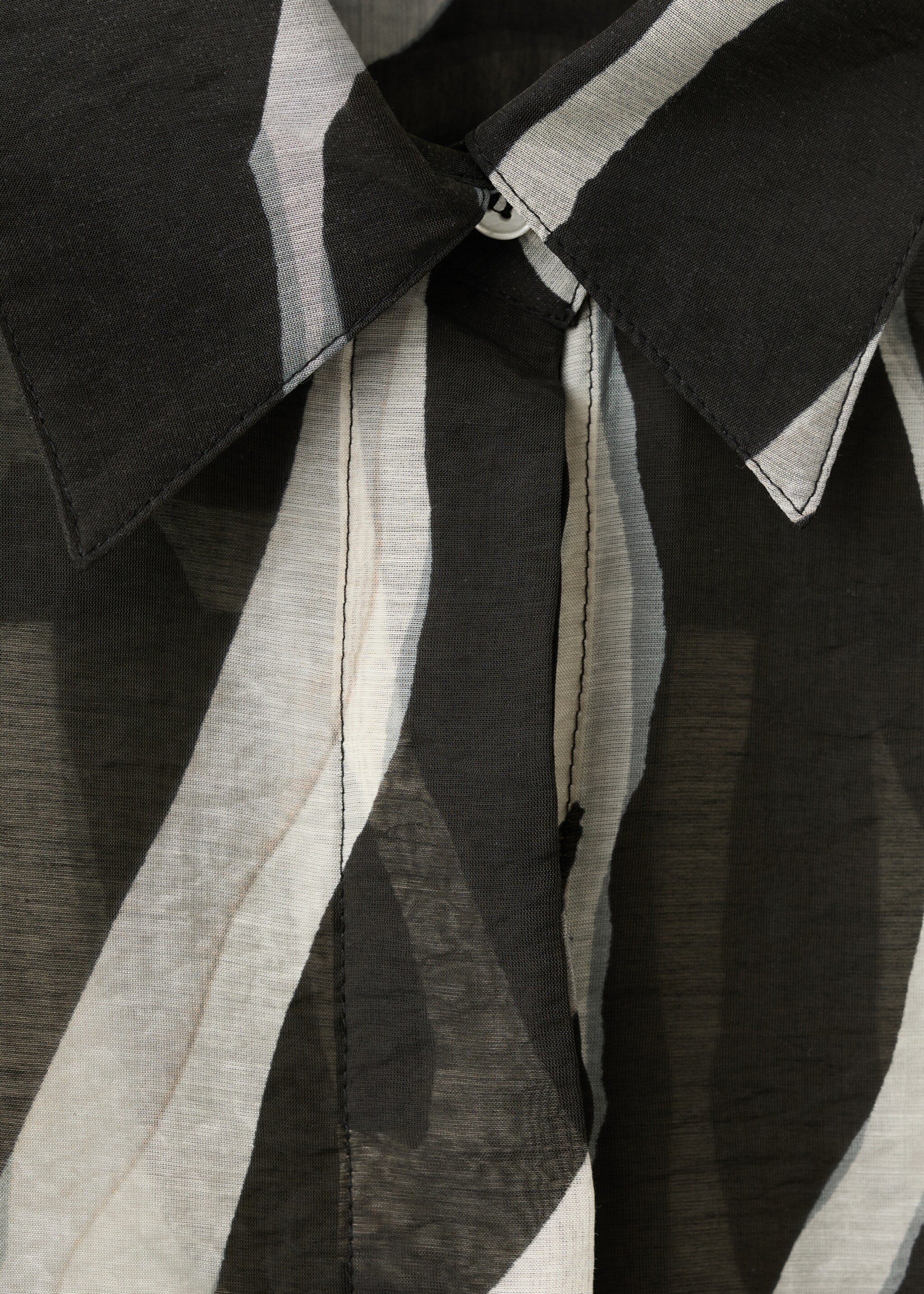 Camicia stampata lyocell - Dettaglio dell'articolo 8, Nero. Ref: 27067801-00.