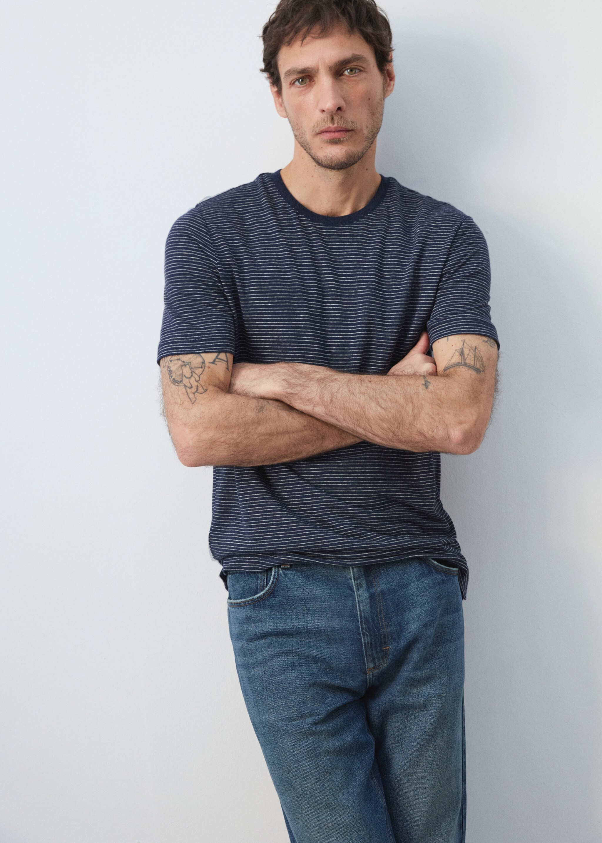 T-shirt lin slim-fit rayures - Détail de l'article 6, Bleu encre. Ref: 27067896-00.