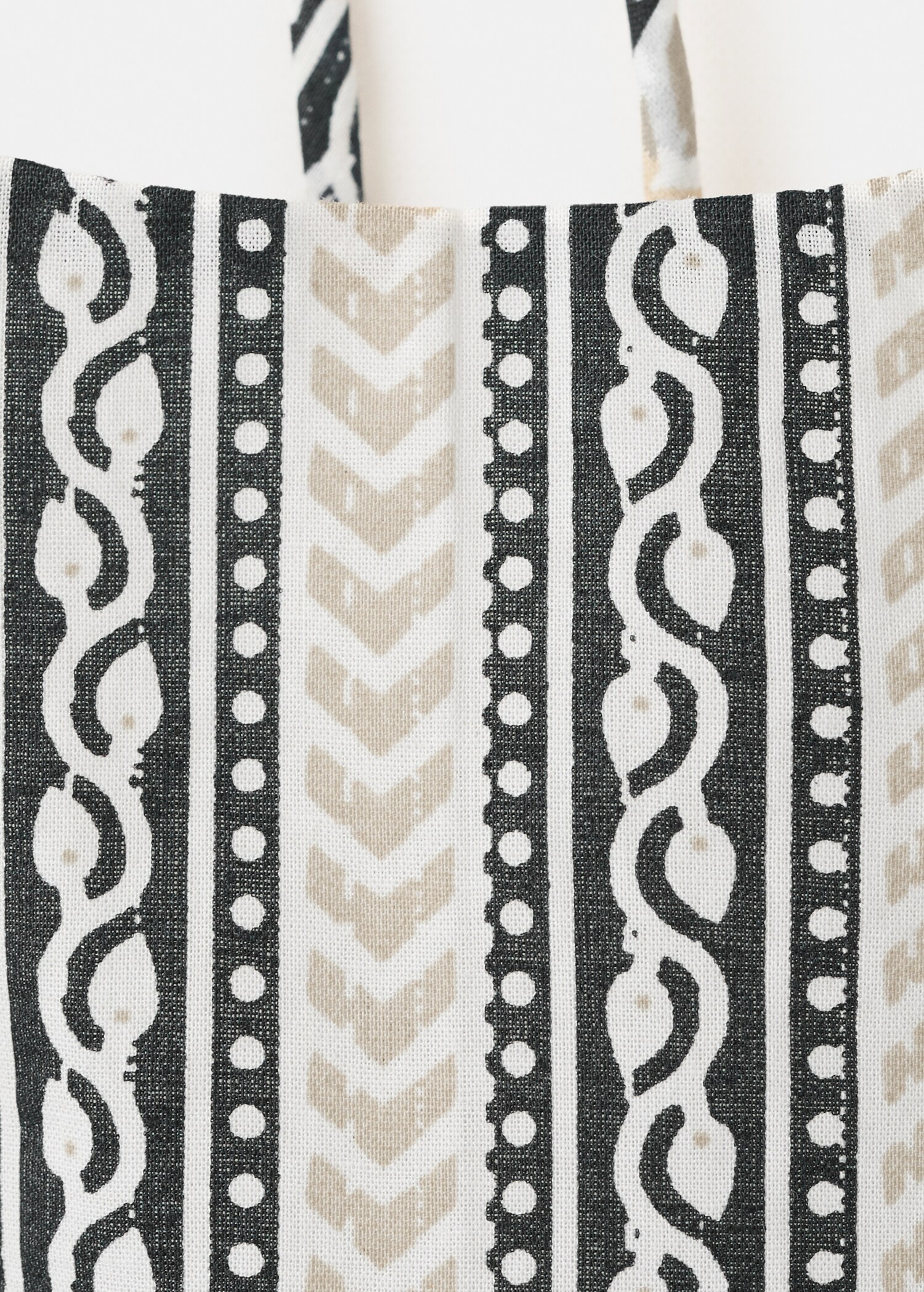 Printed halter-neck cropped top - Details of the article 0