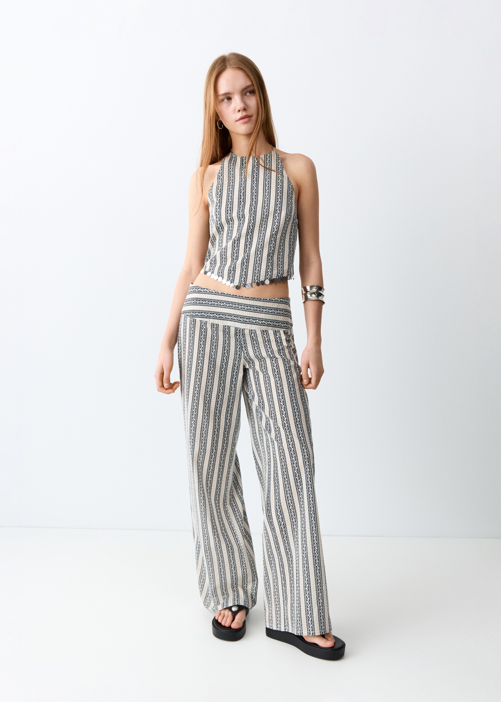 Printed halter-neck cropped top - Reverse of the article, Ecru. Ref: 27067900-00.