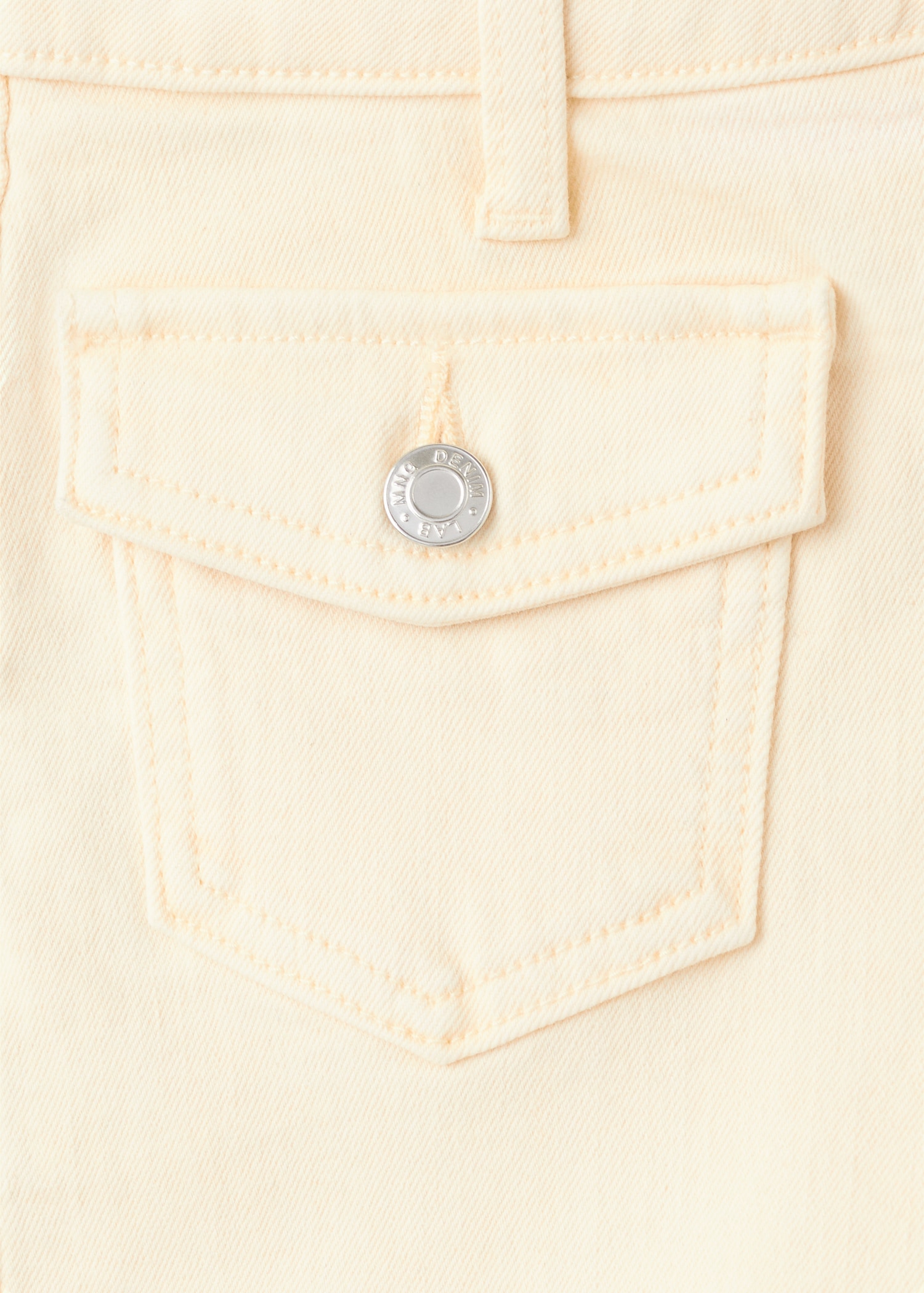 Denim shorts with pocket details - Details of the article 8