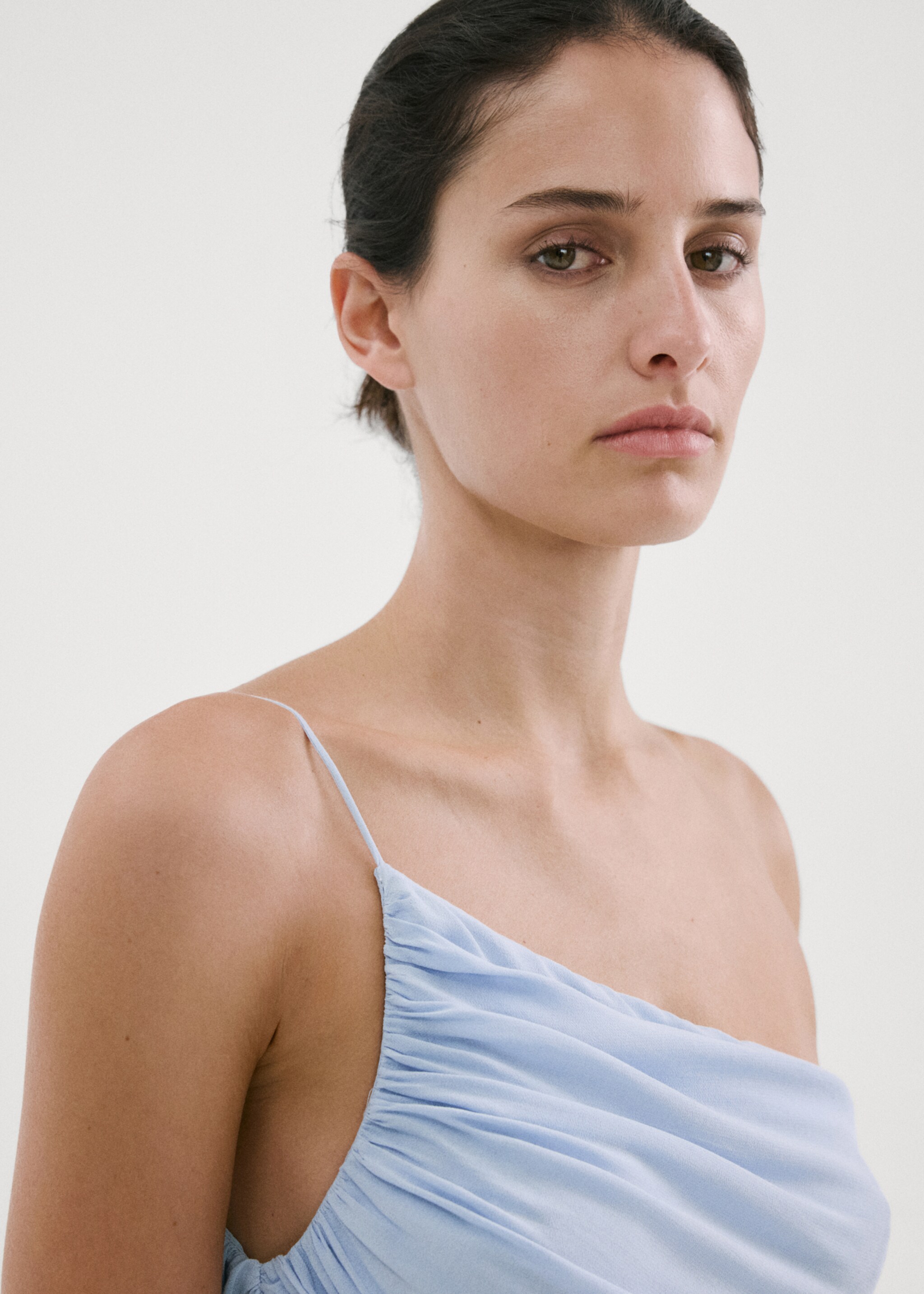 Asymmetrical pleated dress - Details of the article 1, Sky Blue. Ref: 27067940-00.
